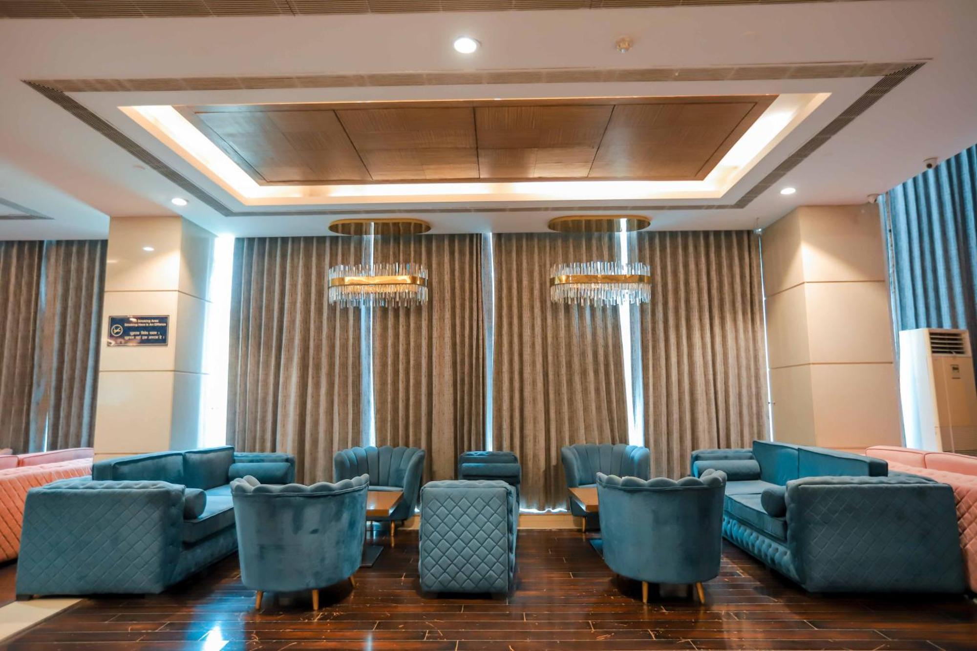 Hotel Bel-la Monde Chhattarpur South Delhi 4*