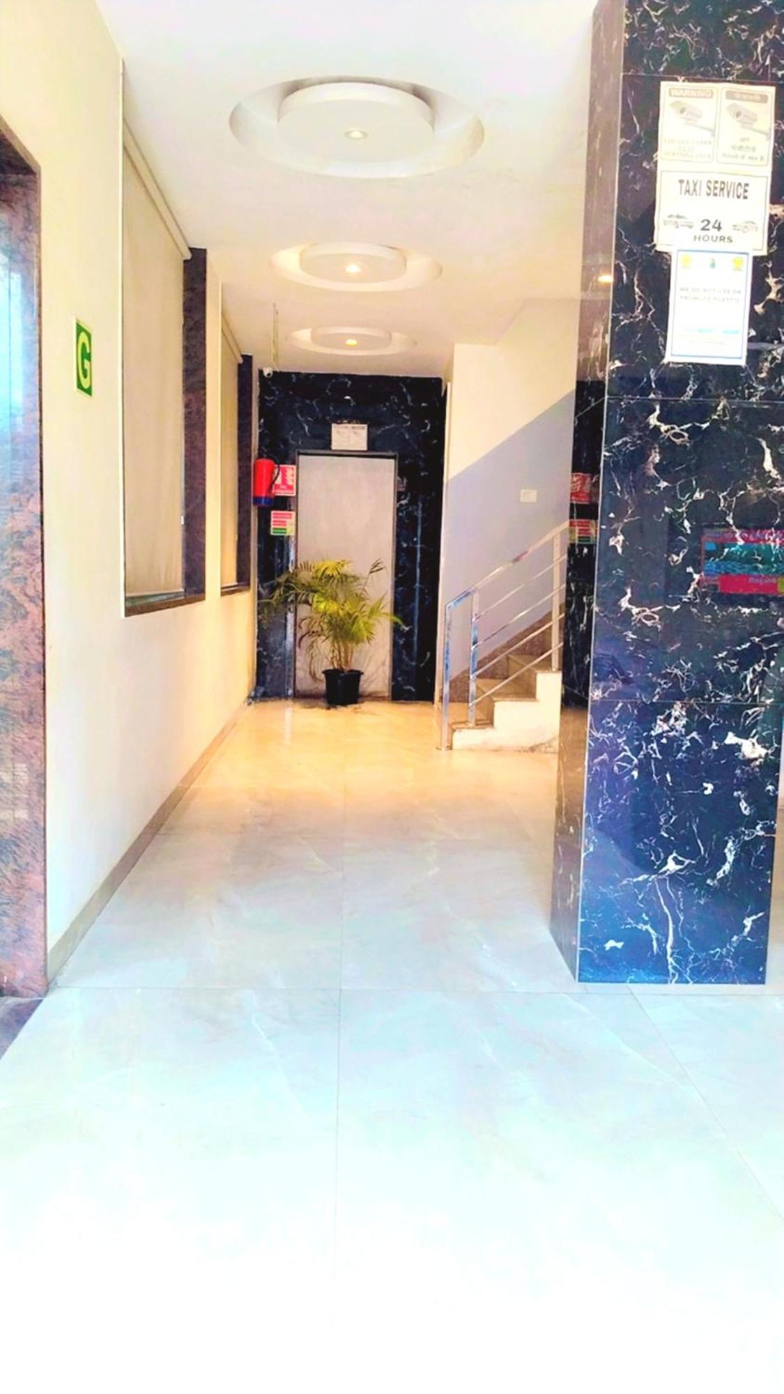 Hotel Aerocity Golden 3*