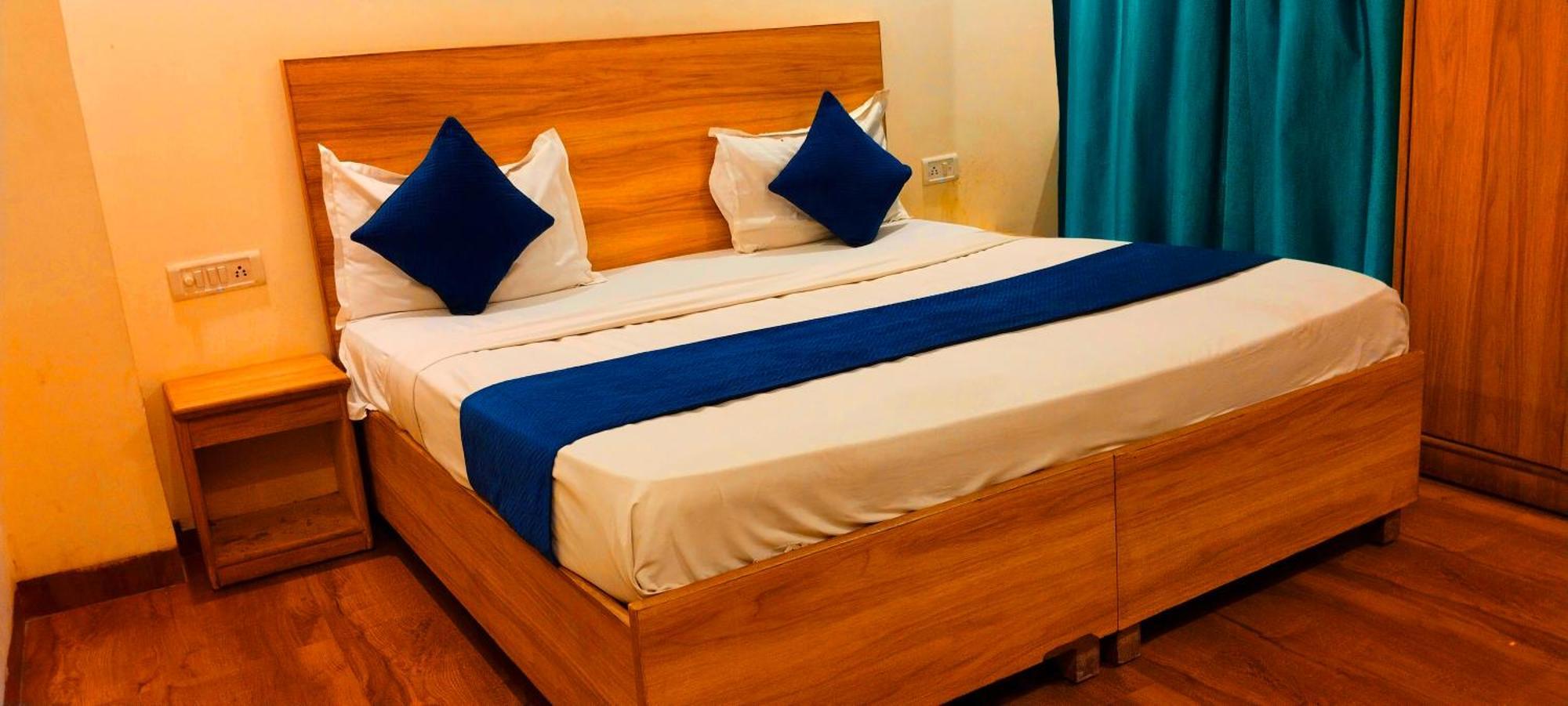 Aerocity Golden 3* New Delhi