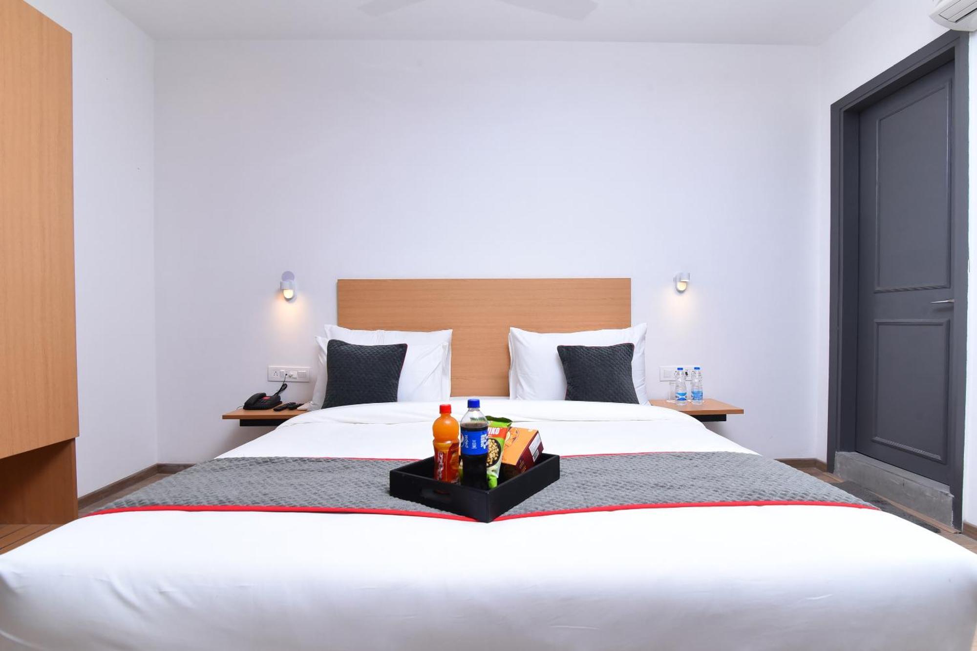 Hotel Townhouse Rudra Near Chhatarpur Metro Station New Delhi
