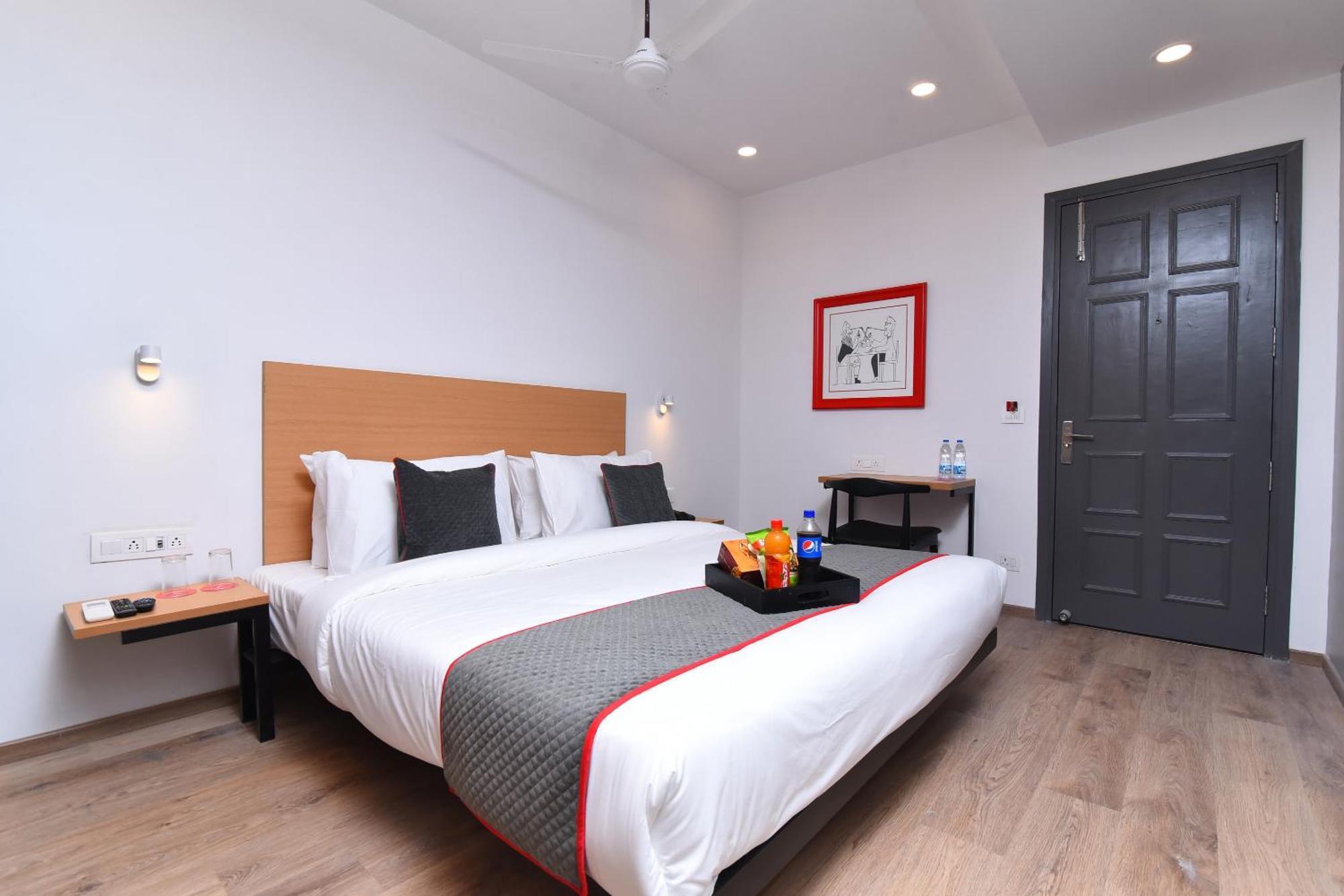 Hotel Townhouse Rudra Near Chhatarpur Metro Station New Delhi