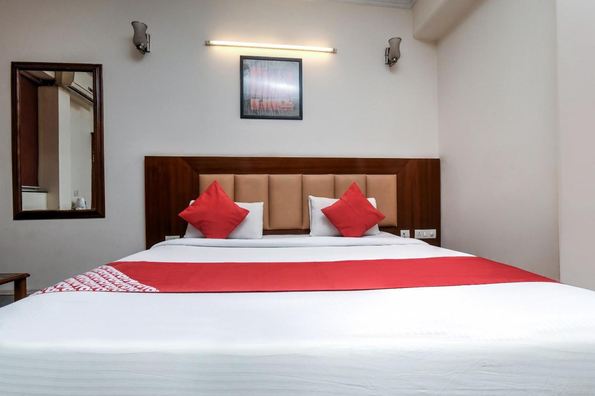 Capital O Corporate Hotel 3*