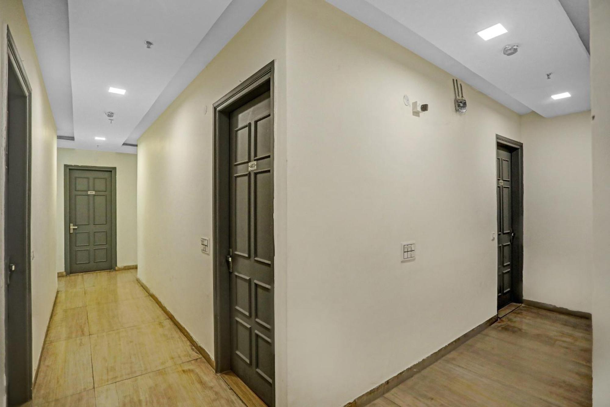 Super Townhouse Mannat Rohini 16 4* Delhi (National Capital Territory of India)