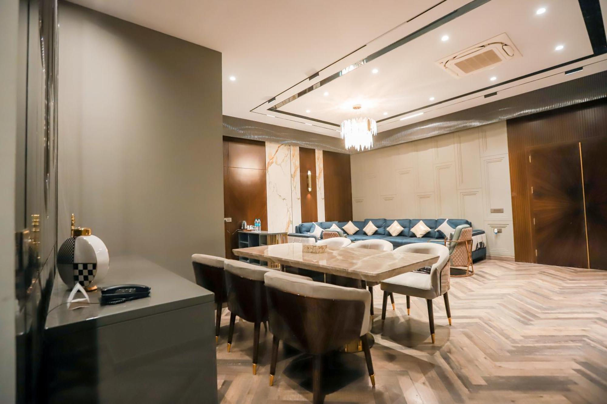 Bel-la Monde Chhattarpur South Delhi Hotel 4*