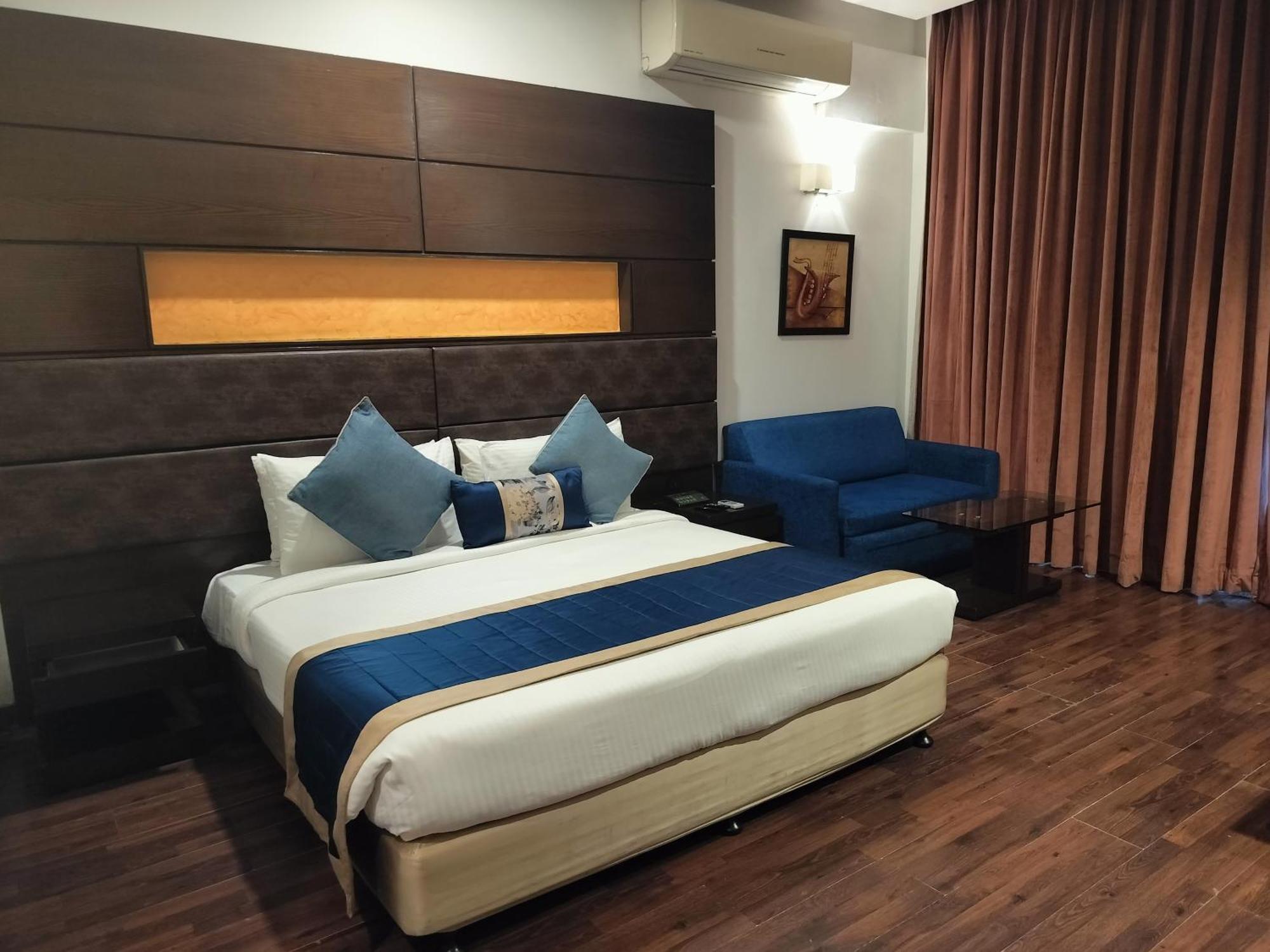 Bel-la Monde Chhattarpur South Delhi Hotel
