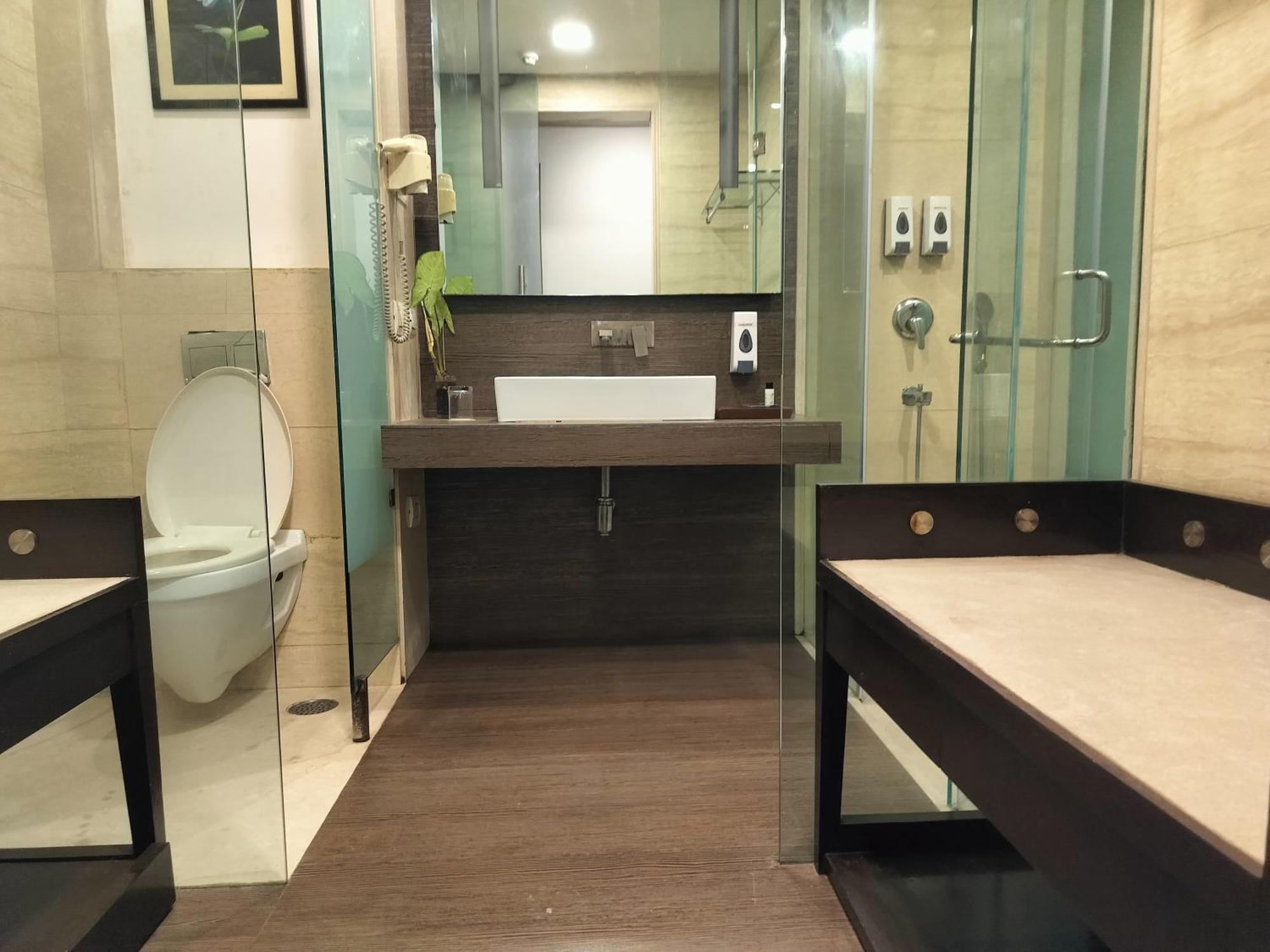 Hotel Bel-la Monde Chhattarpur South Delhi 4*