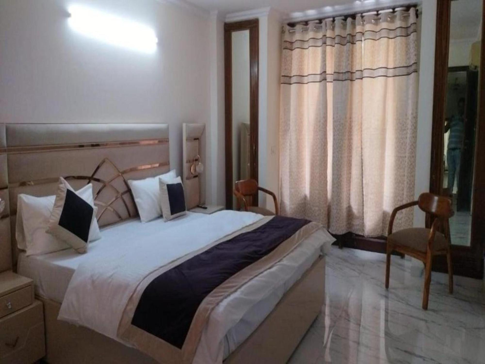 Guest house In Bb - Cum New Delhi