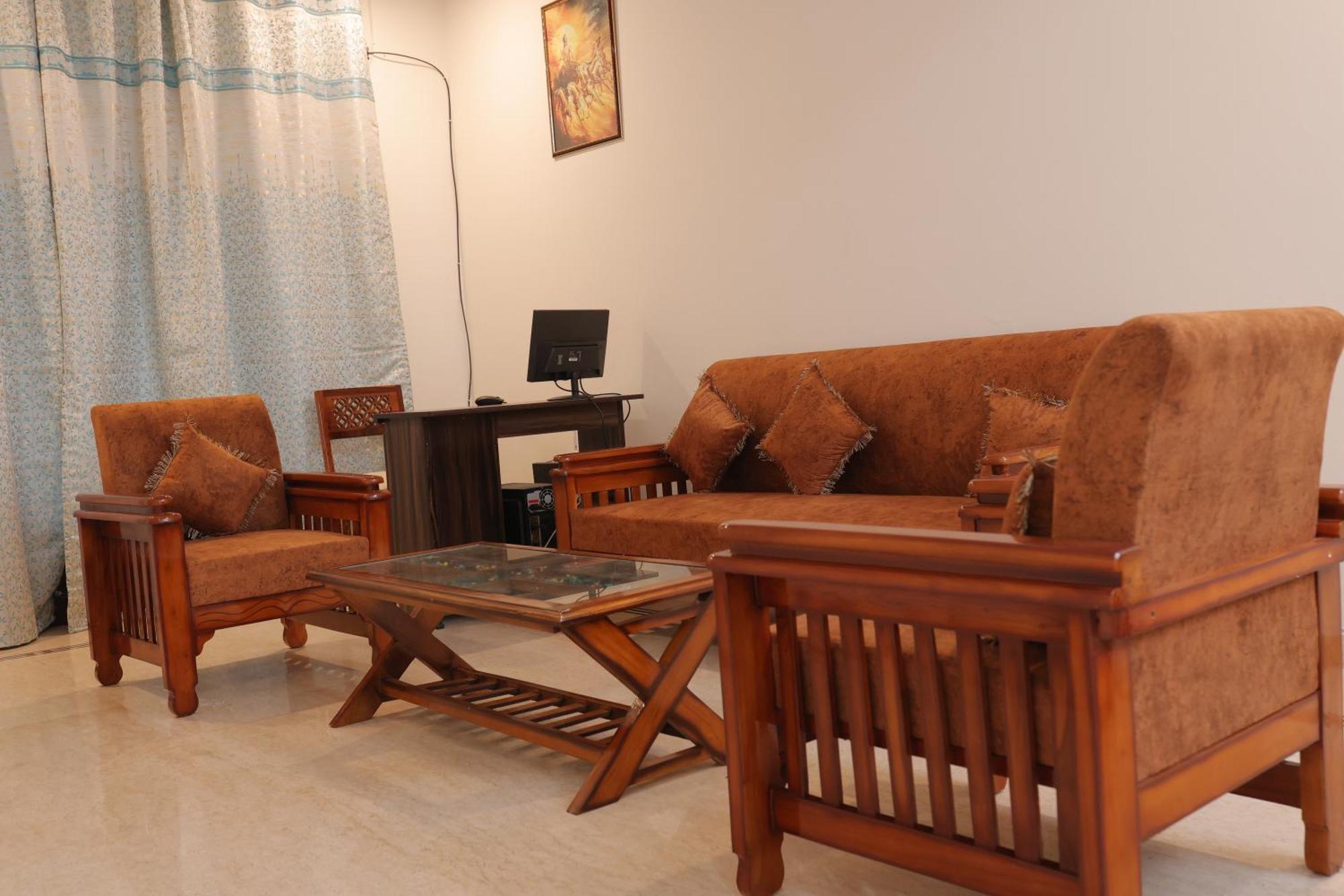 Guest house In Bb - Cum New Delhi