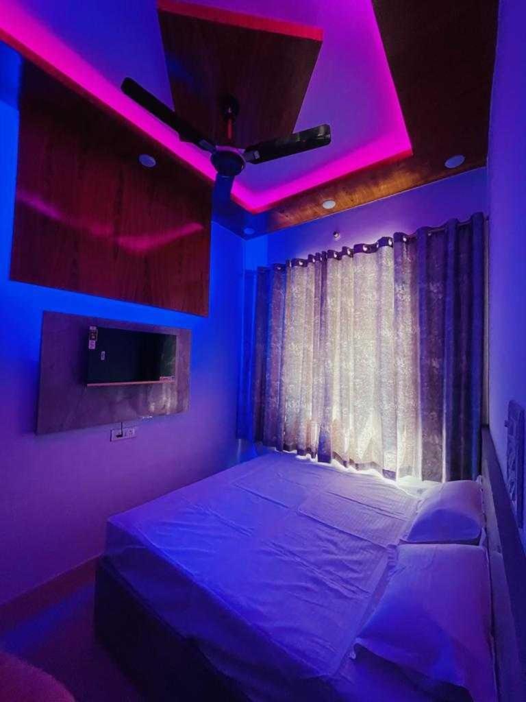 Hotel Collection O 81135 Royal New Delhi