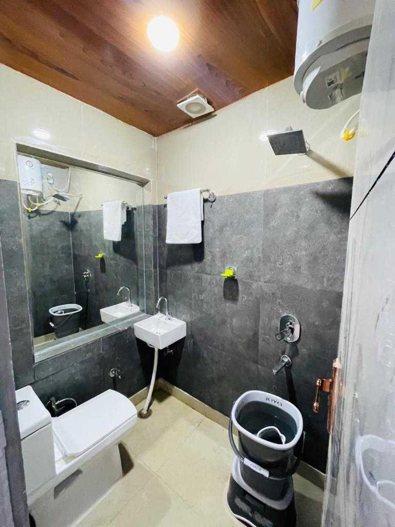 Collection O 81135 Royal Hotel 3*