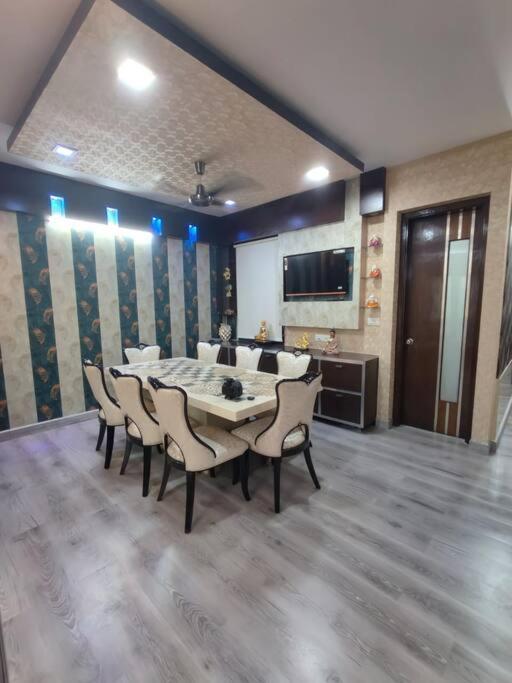 Urban Majestic 3bhk West Delhi Apartment *
