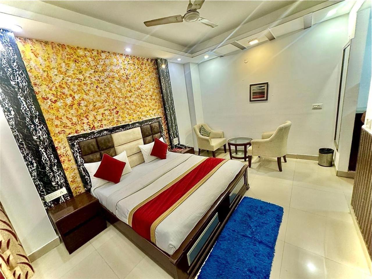 Vista Inn, Karol Bagh, New - Near Metro 3*