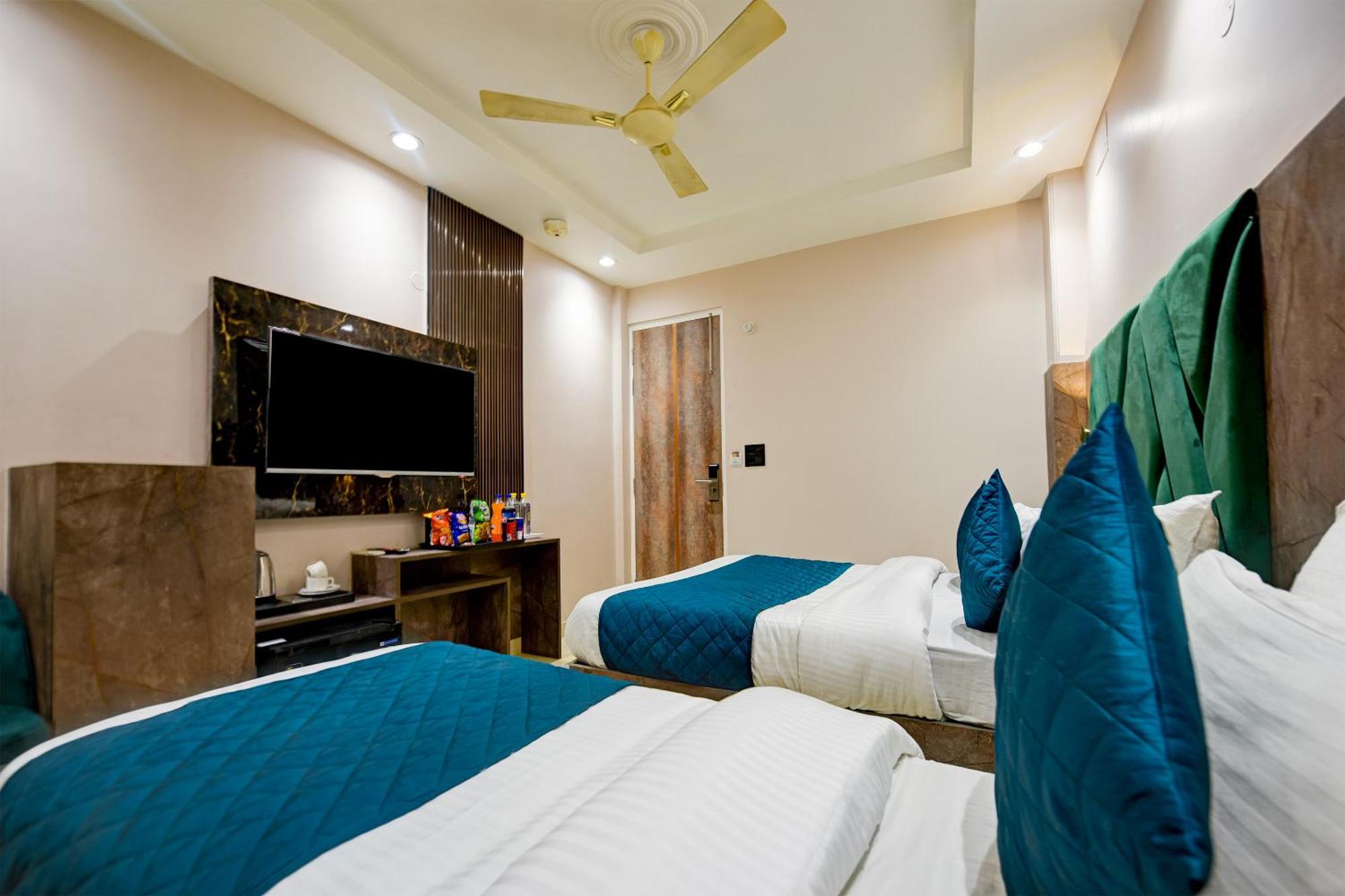 Pearl Plaza Near Railway Station 4*