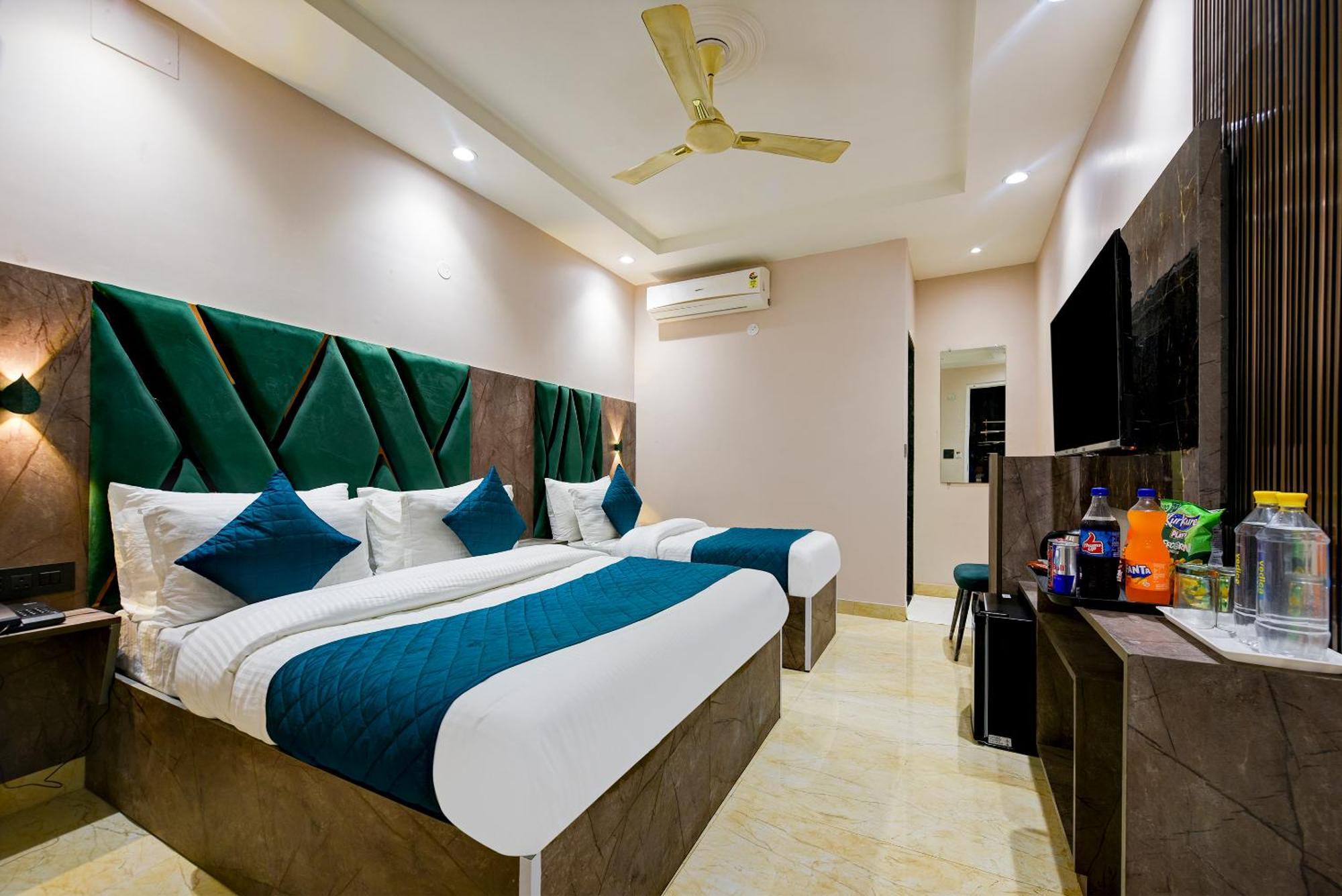 Hotel Pearl Plaza Near Railway Station 4*