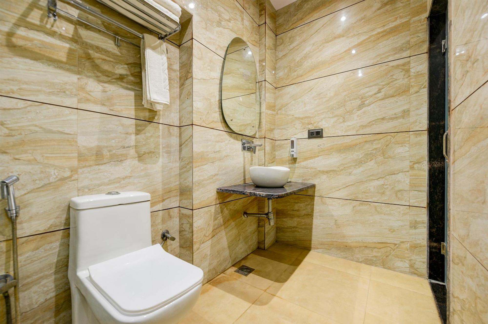 Hotel Pearl Plaza Near Railway Station New Delhi