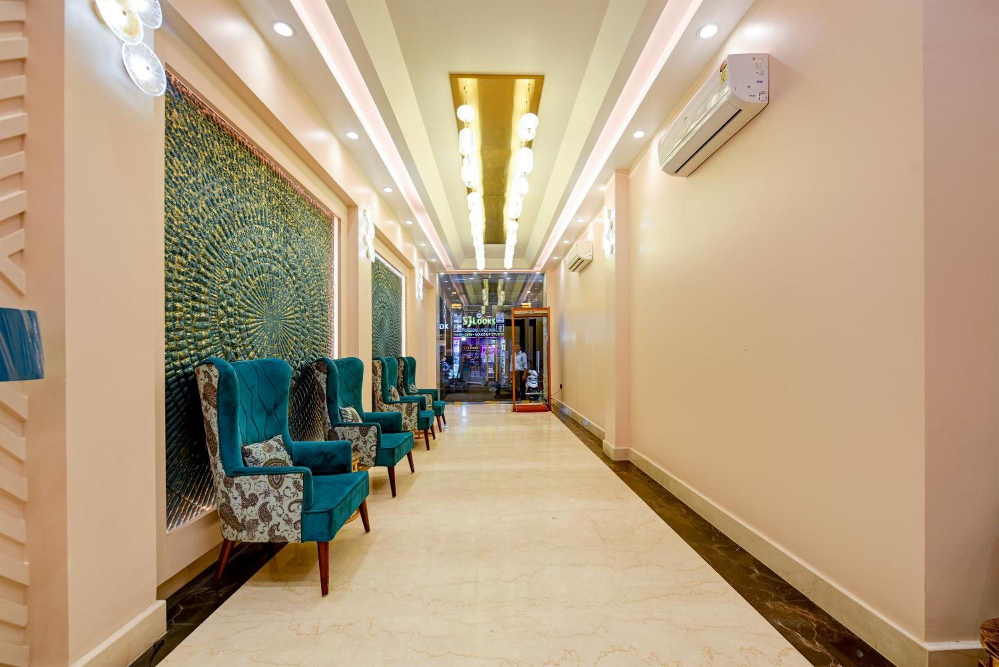 Hotel Pearl Plaza Near Railway Station 4*