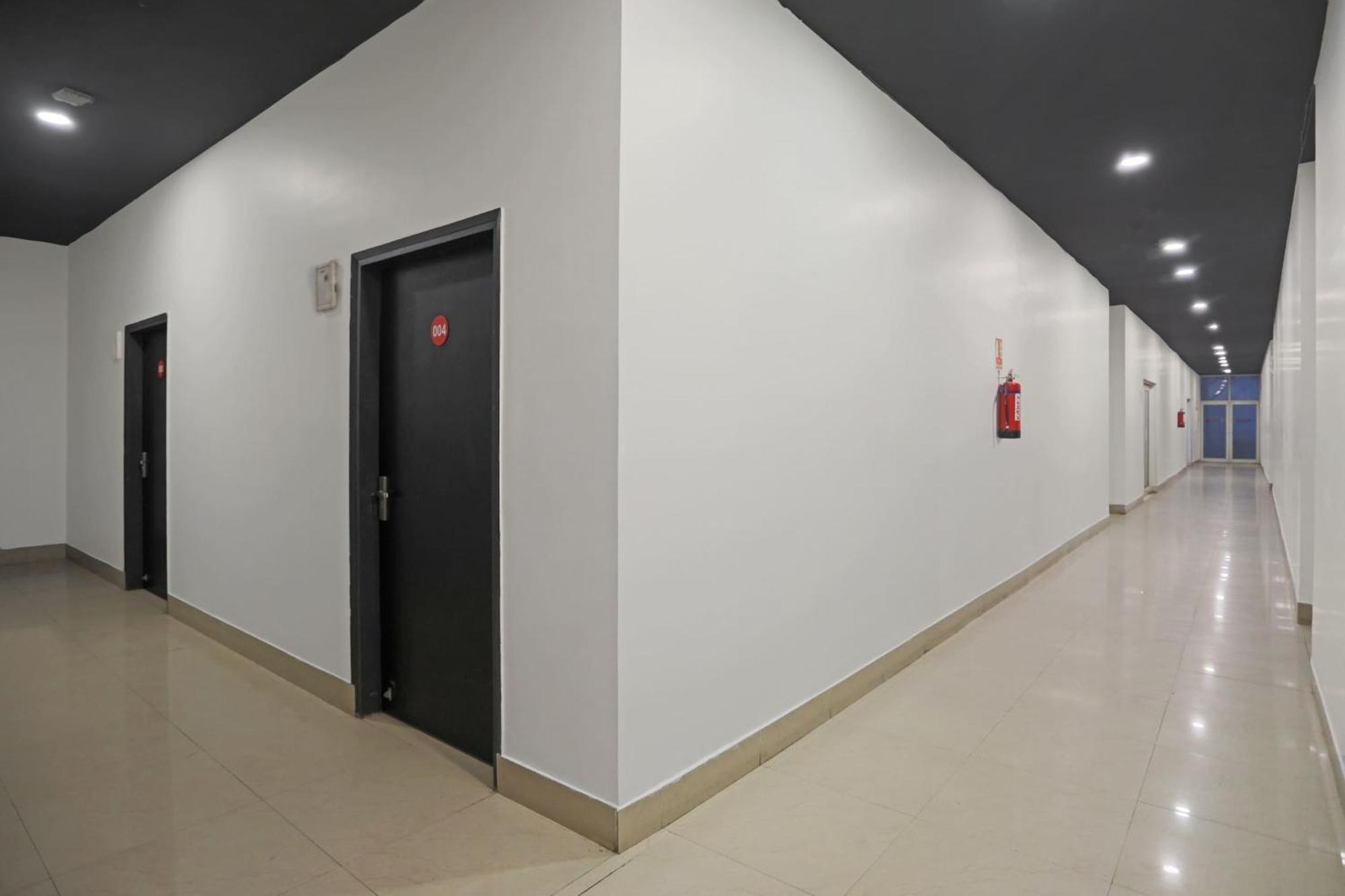 Super Townhouse Grand Pacific Ocean Hotel 4*