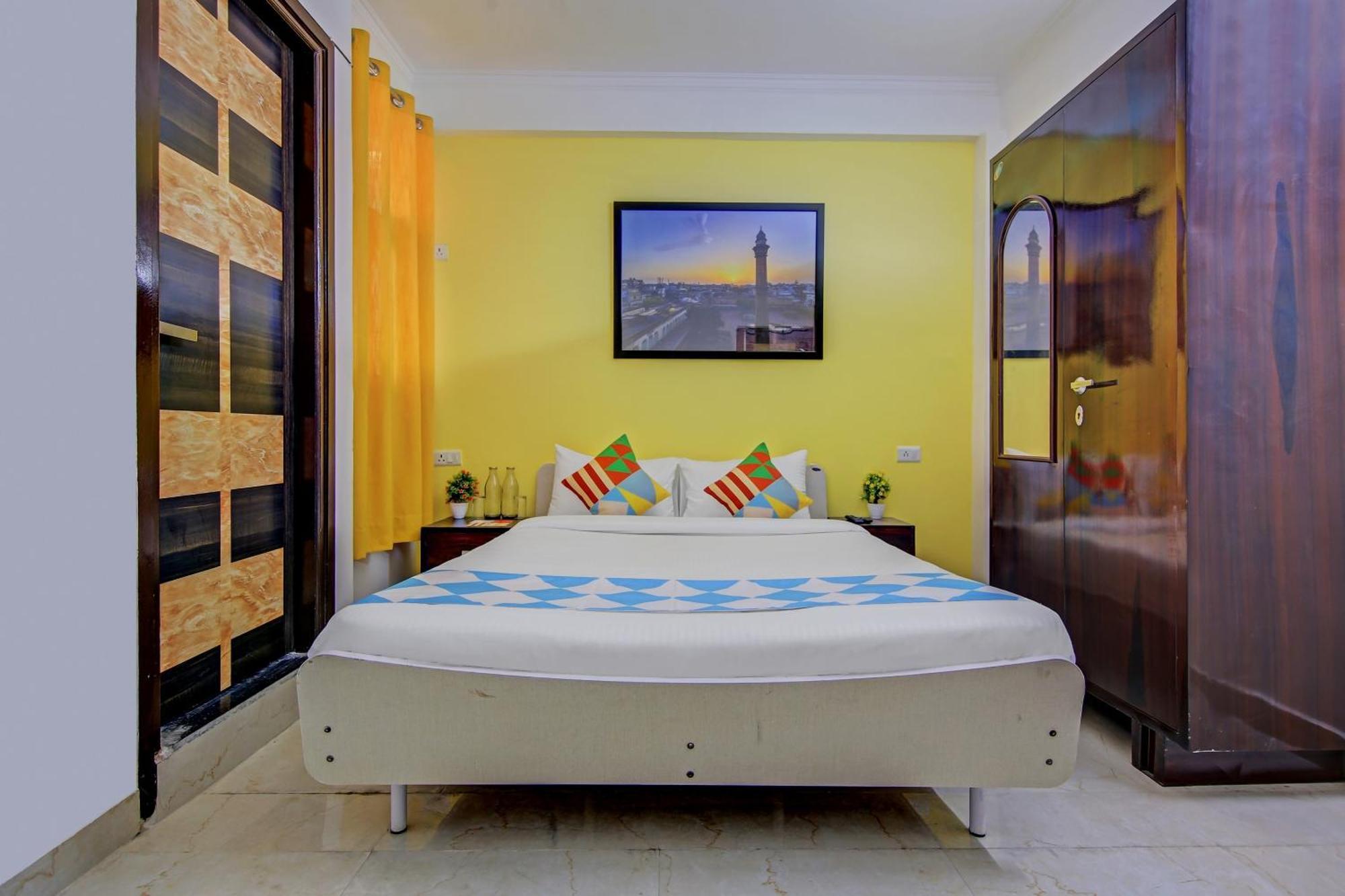 Town House Saket Residency Hotel