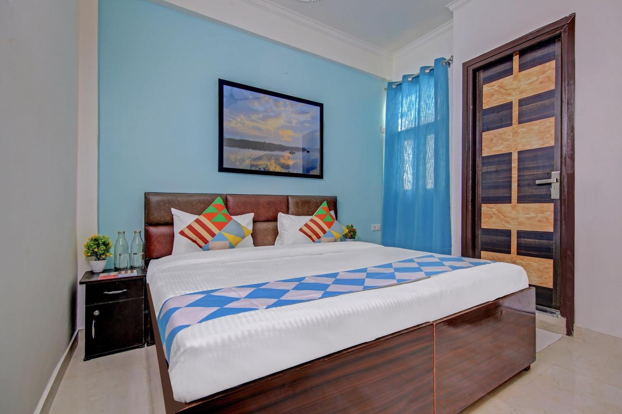 Town House Saket Residency Hotel Nova Deli