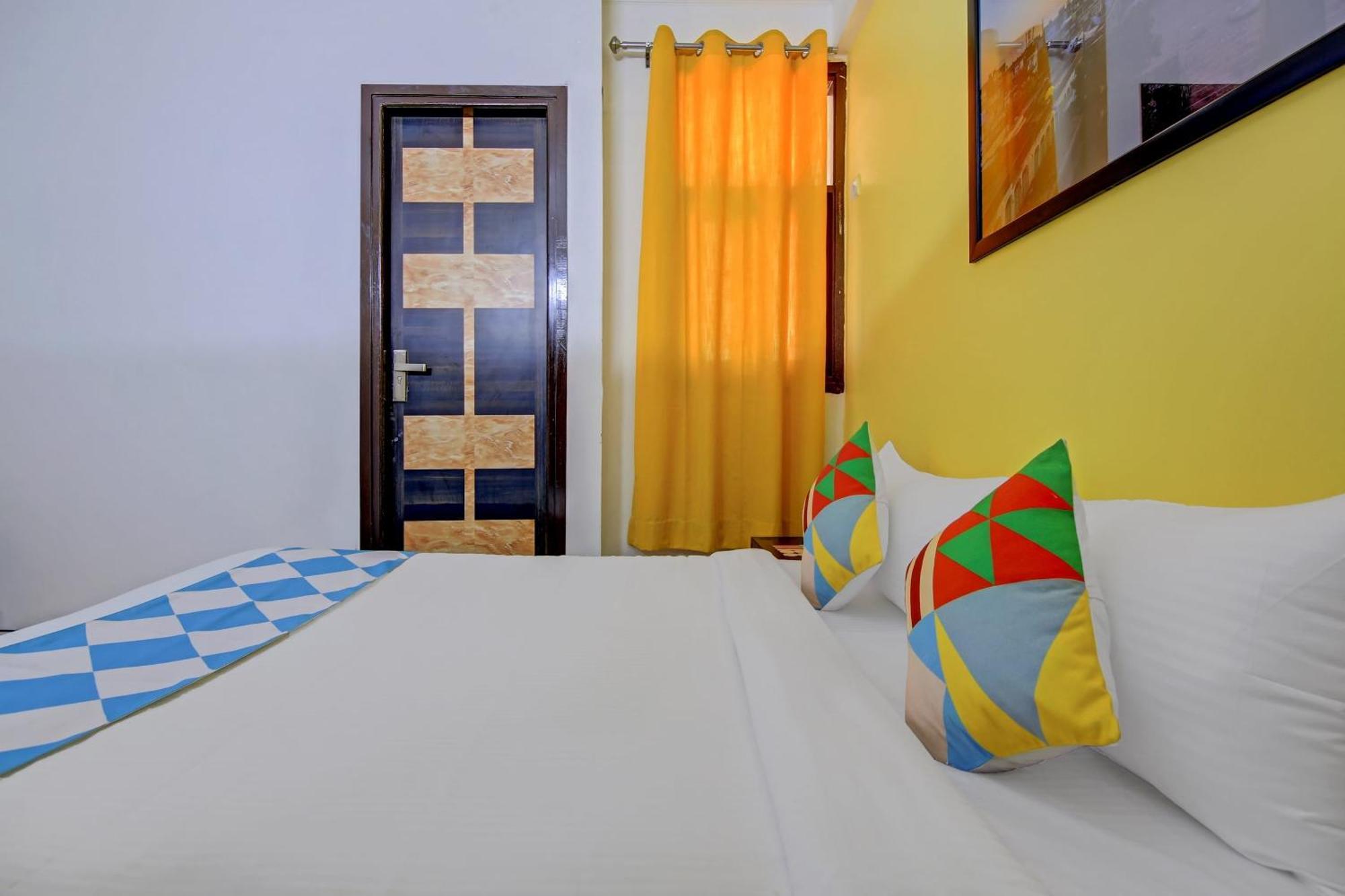Town House Saket Residency 4*