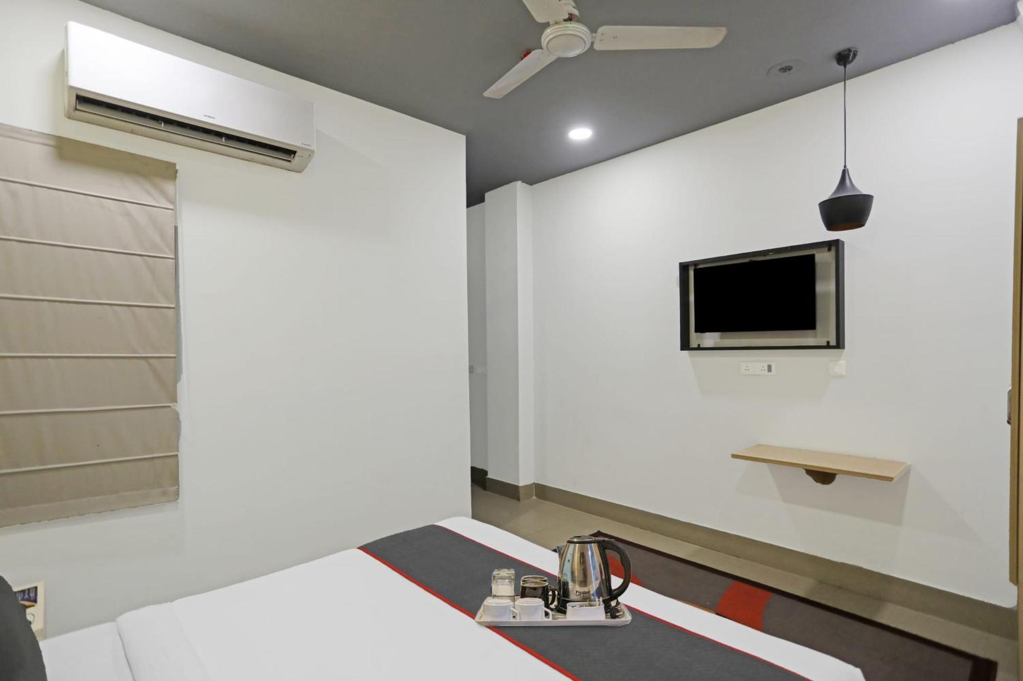 Super Townhouse Grand Pacific Ocean New Delhi