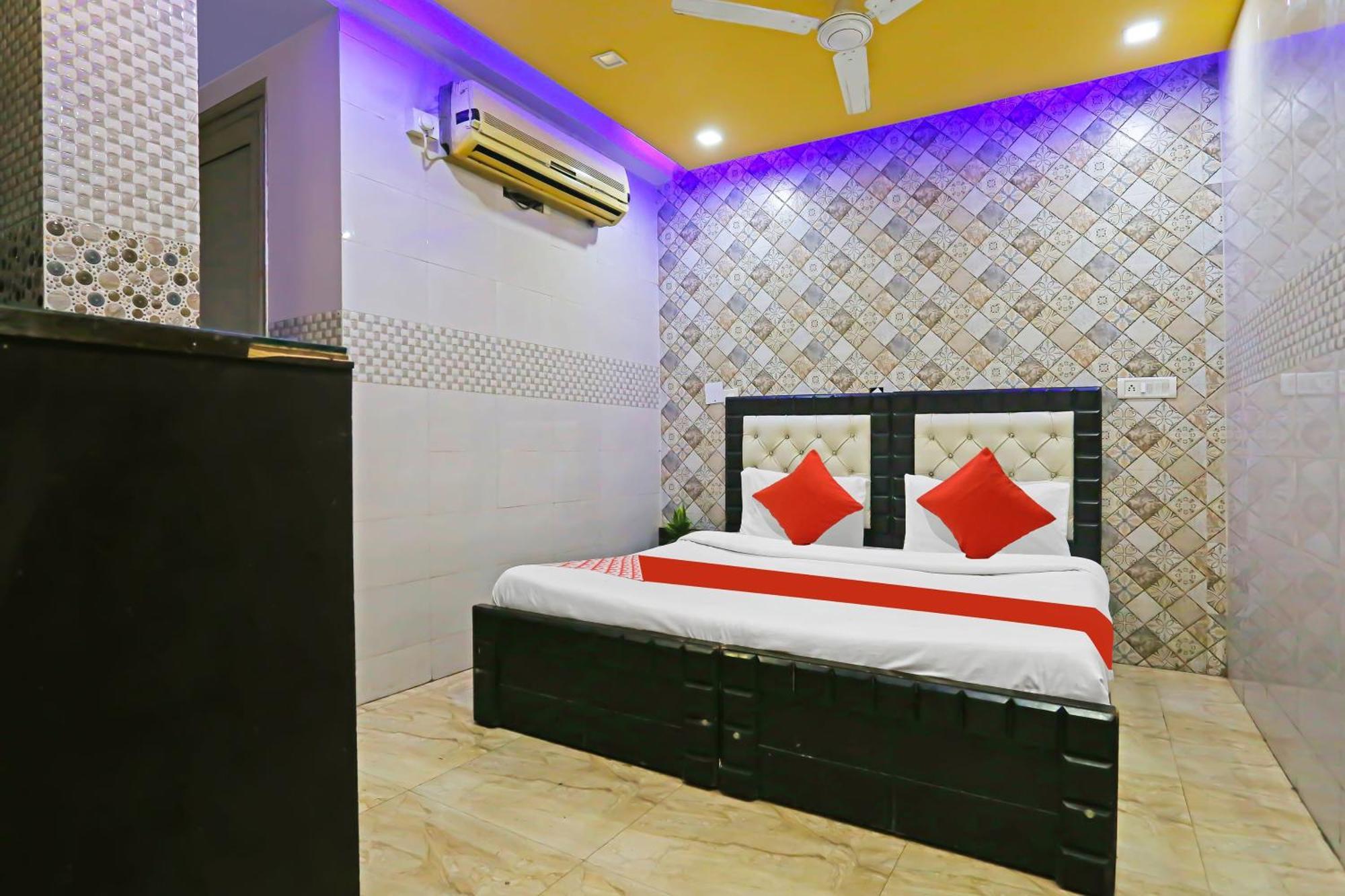 O Little Hotel