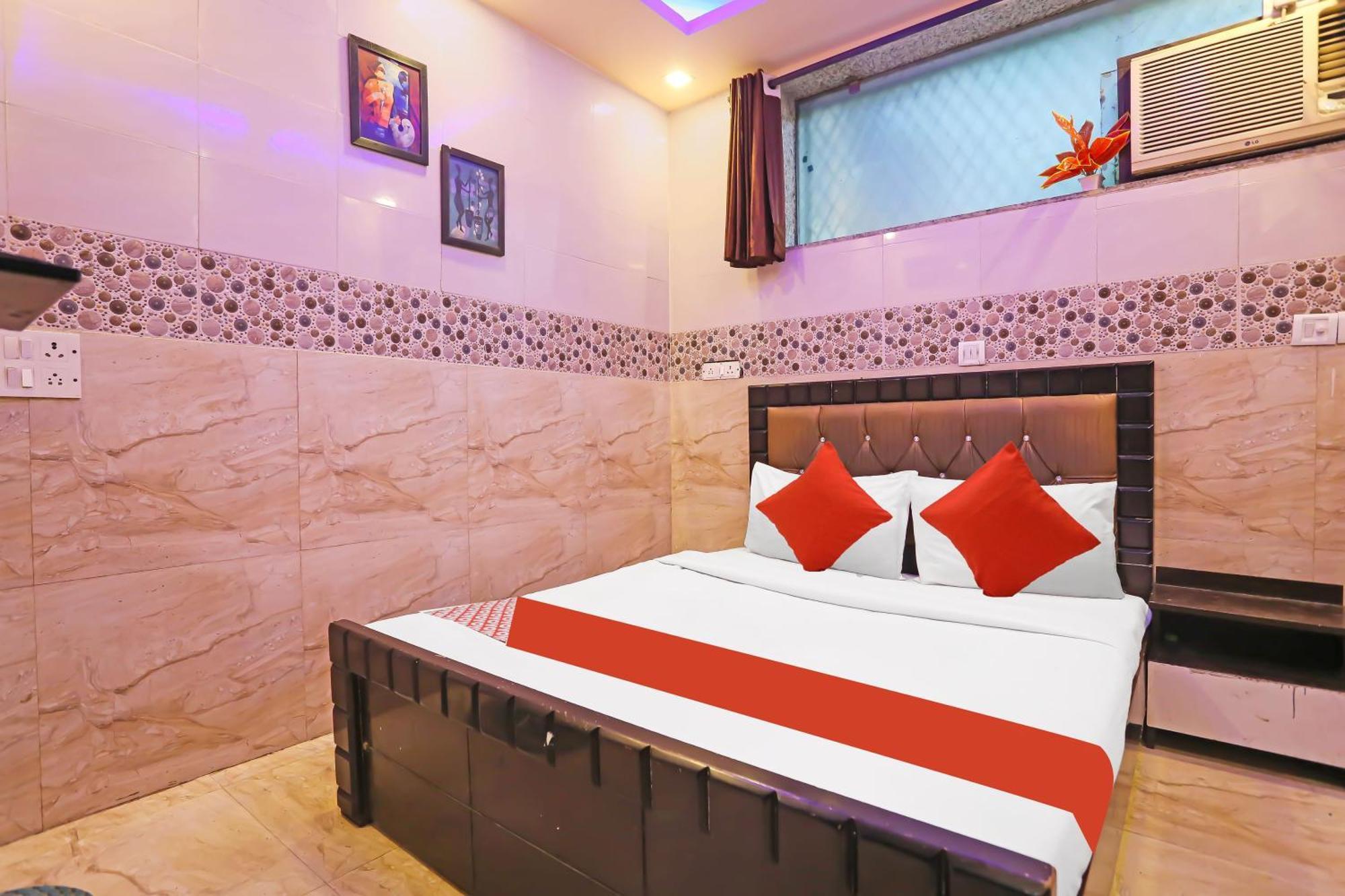 Hotel O Little