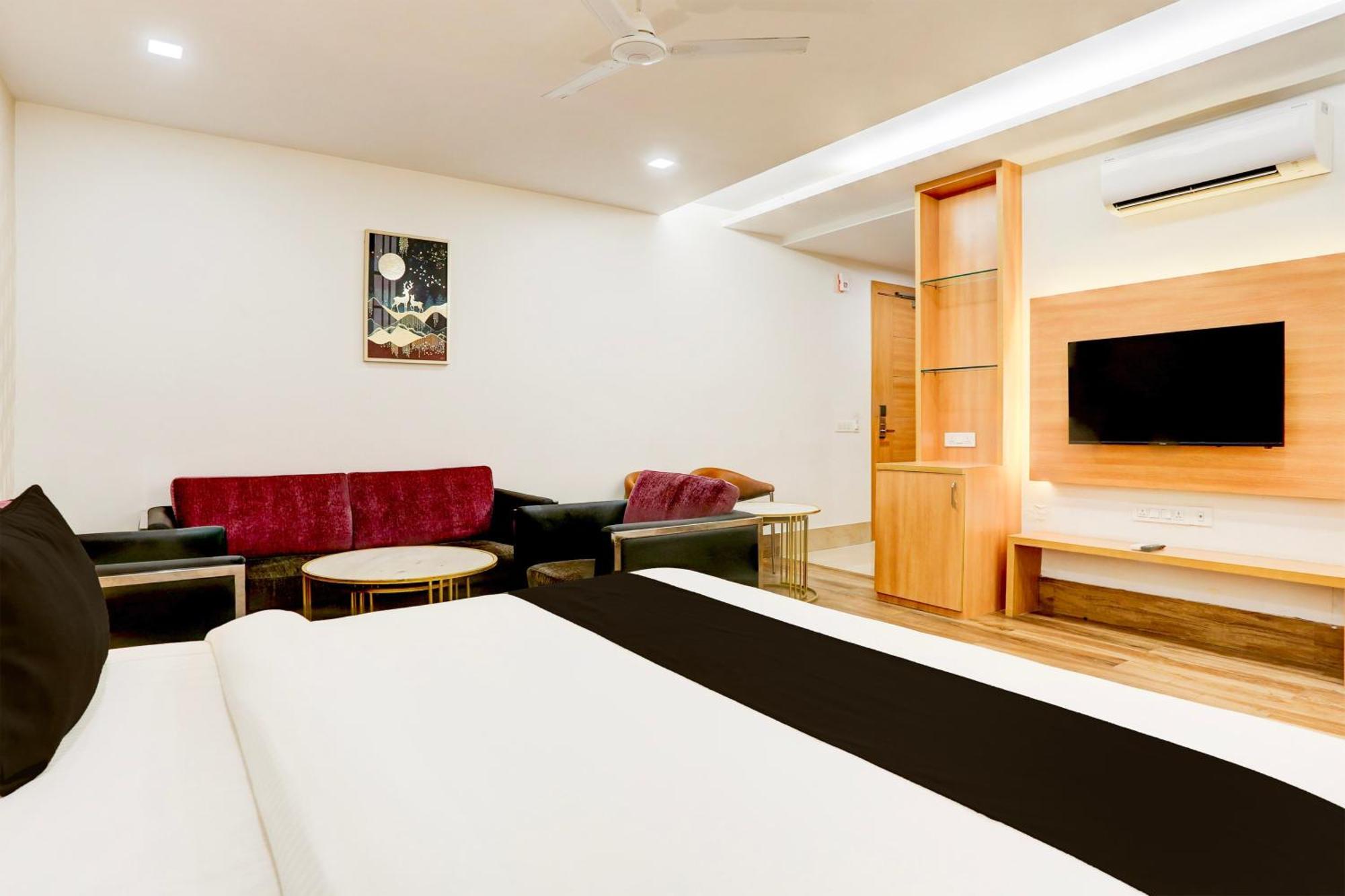 Hotel Palette - Calista Tower B New Delhi