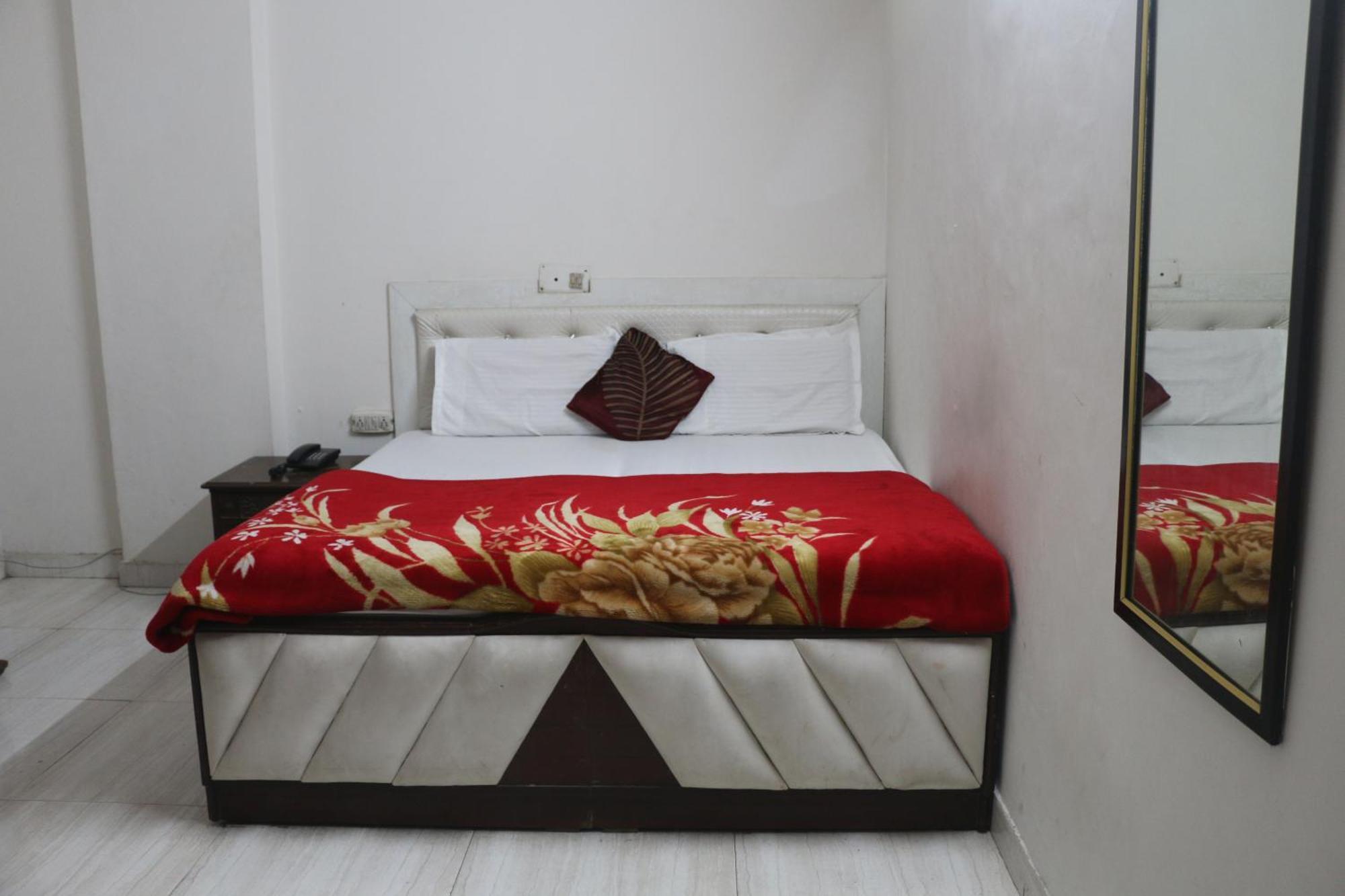 Hotel Swisston Palace 3*