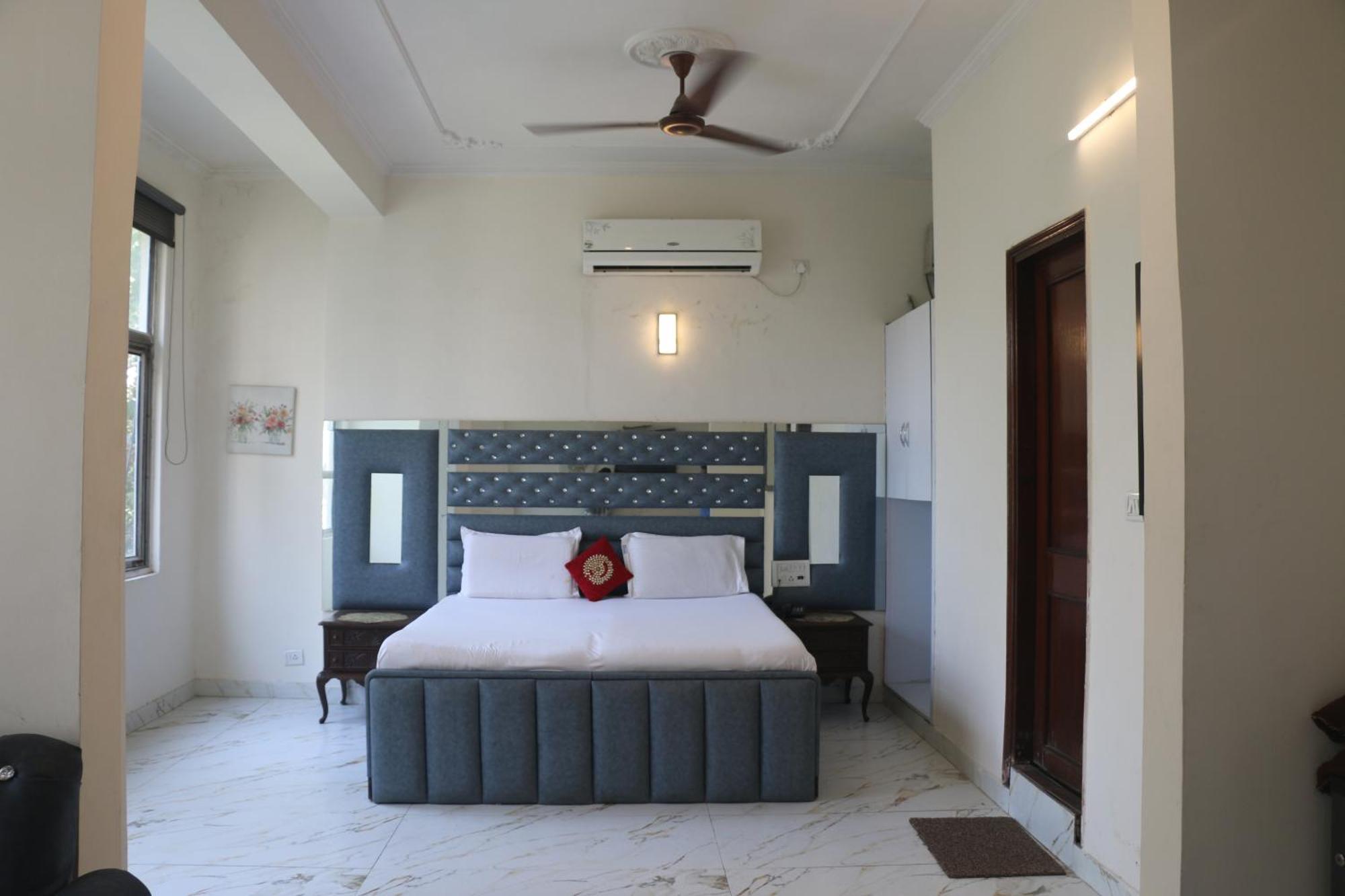 Swisston Palace Hotel