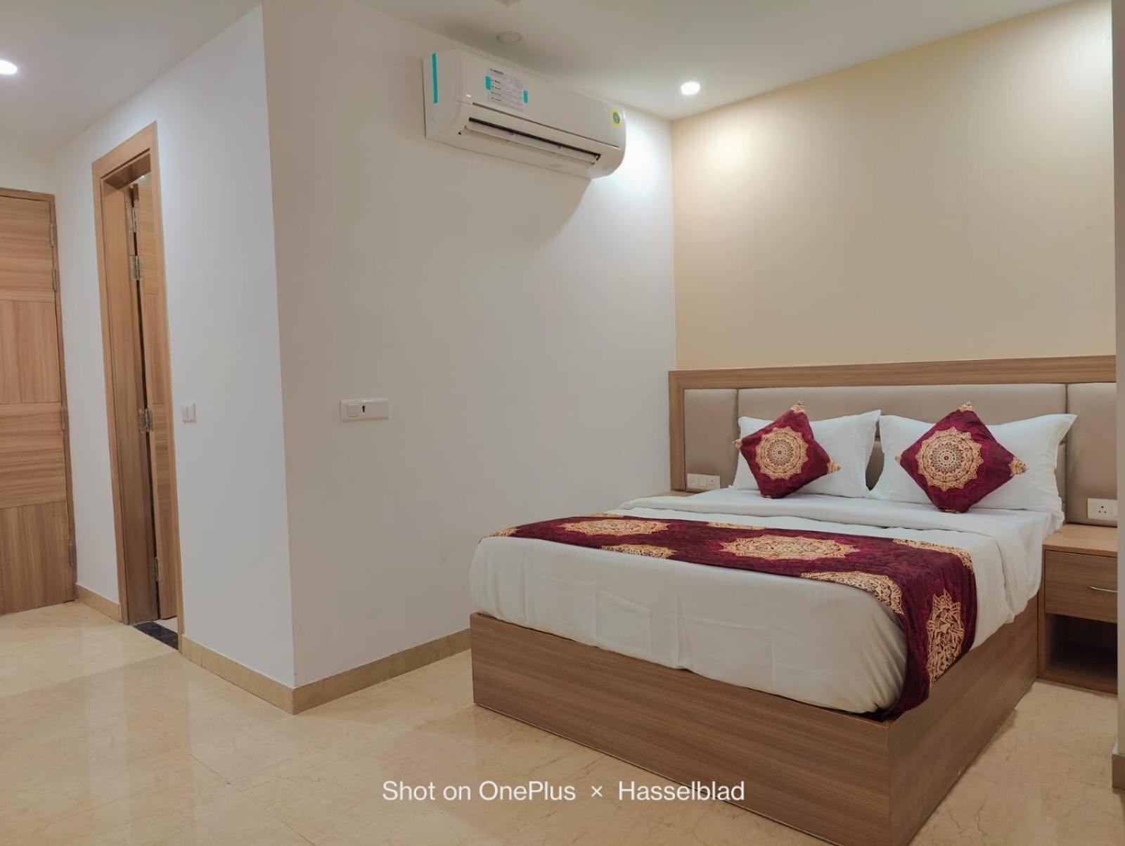 Decent Residency At Aerocity,delhi Airport 3*
