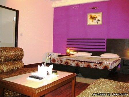 Hotel Fabexpress Grand Shoba New Delhi