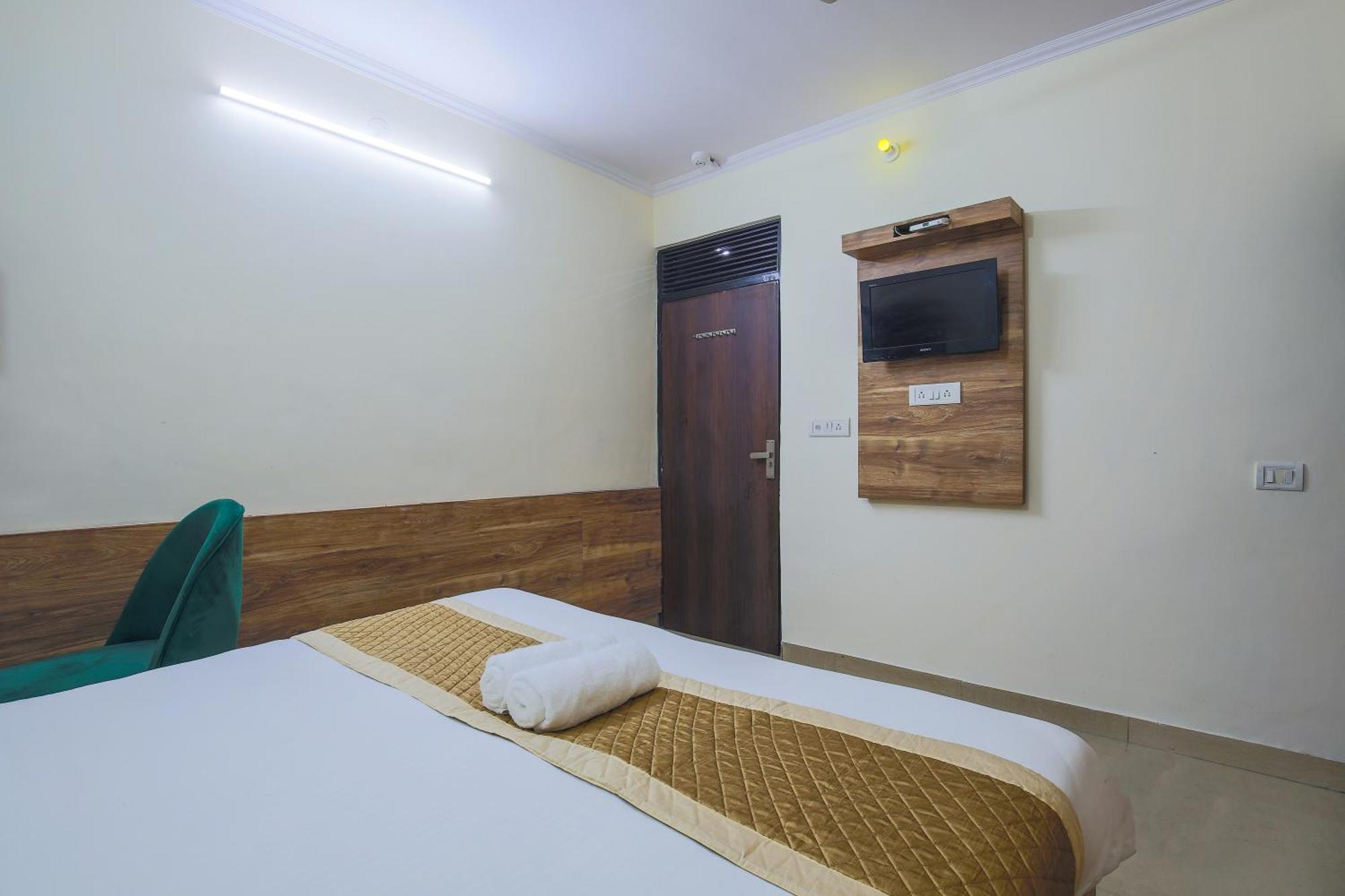Hotel Sweet Dx I Nearby Railway Station New Delhi