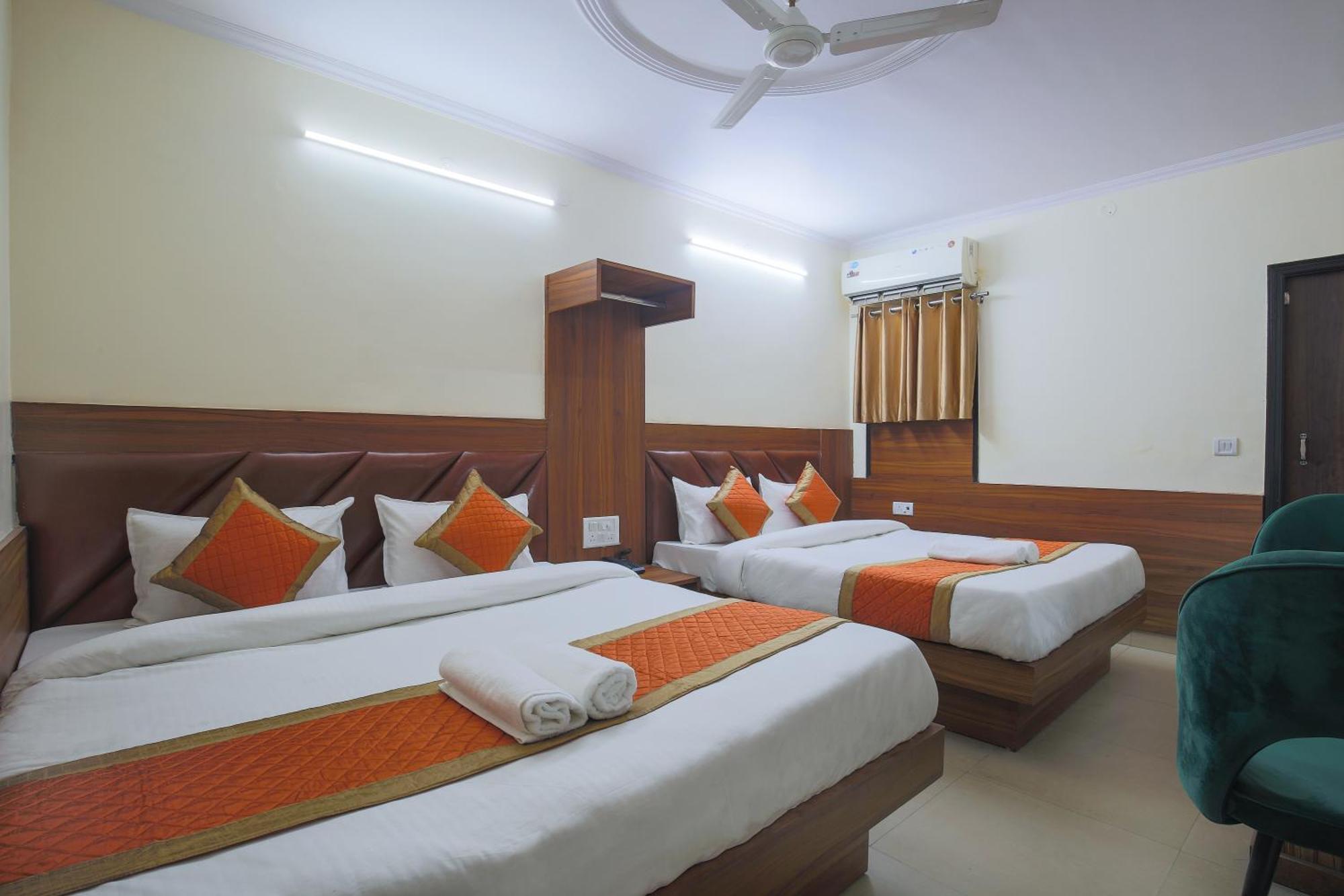 Hotel Sweet Dx I Nearby Railway Station New Delhi