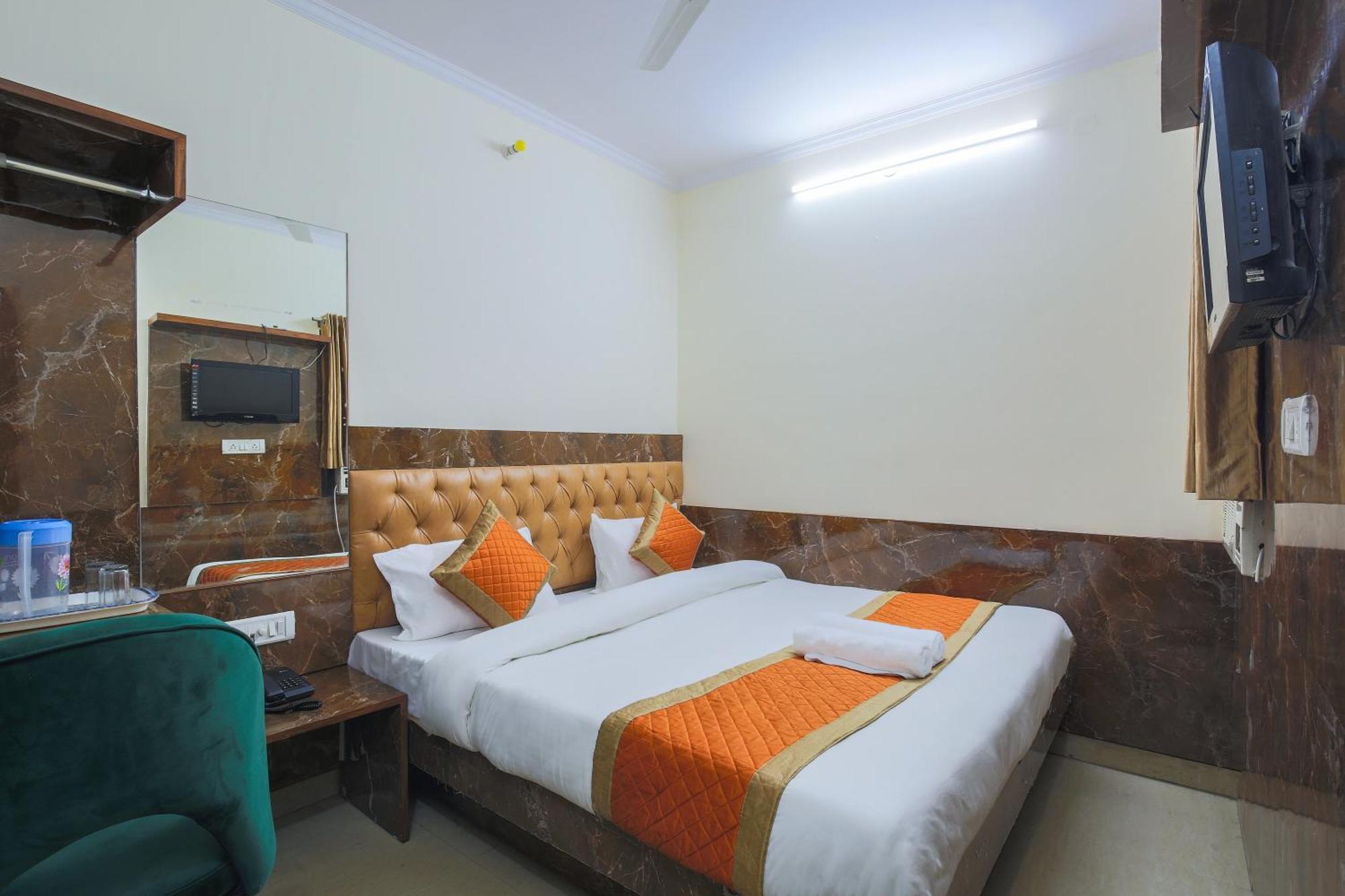 Sweet Dx I Nearby Railway Station 4* New Delhi