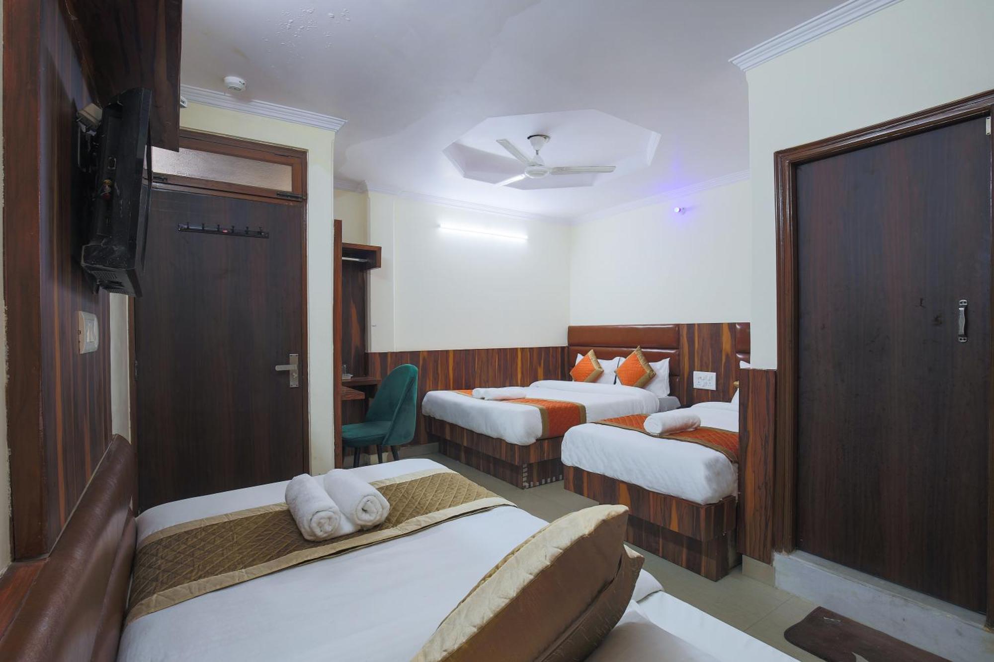 Sweet Dx I Nearby Railway Station Hotel
