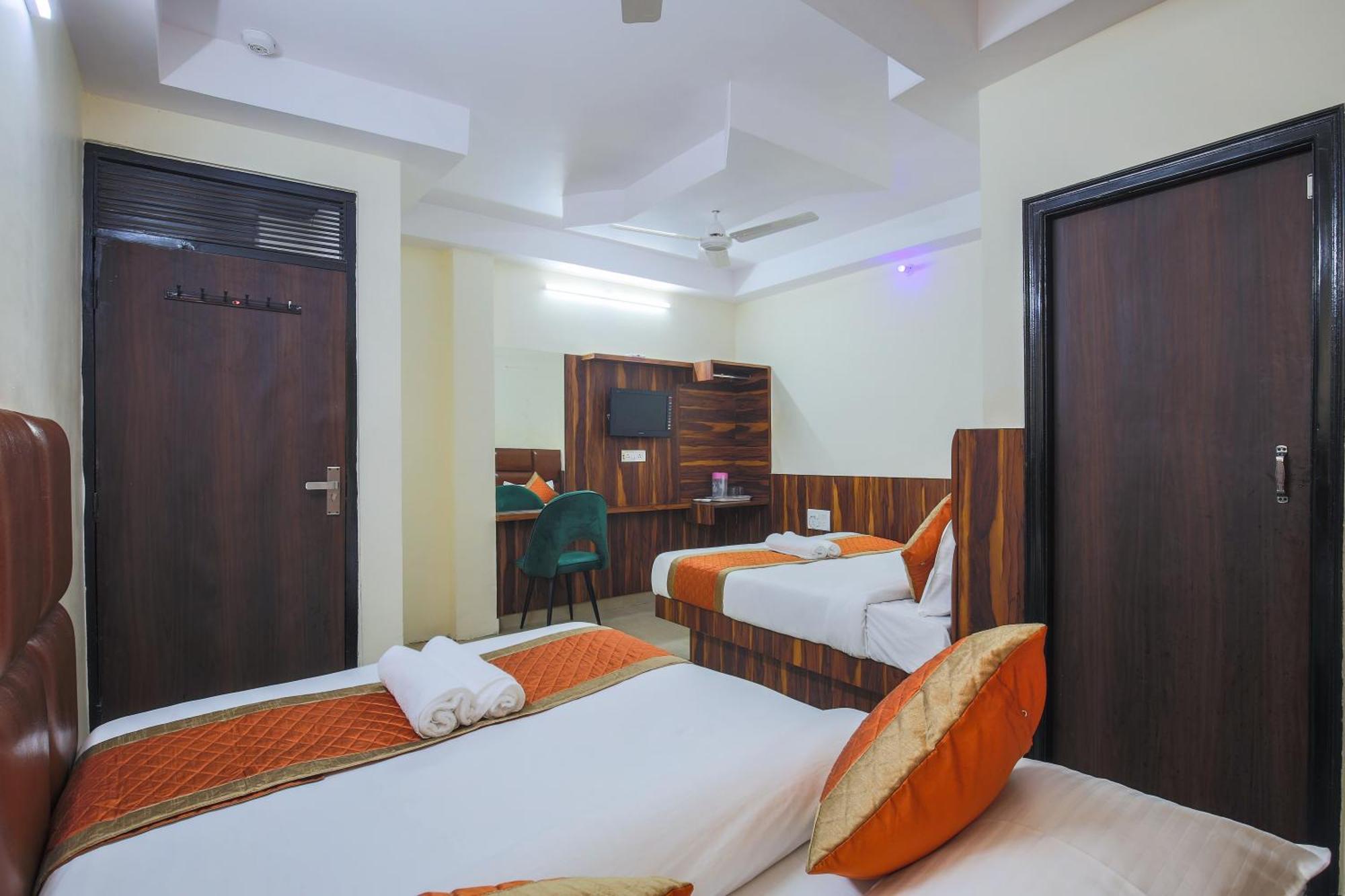 Hotel Sweet Dx I Nearby Railway Station 4*