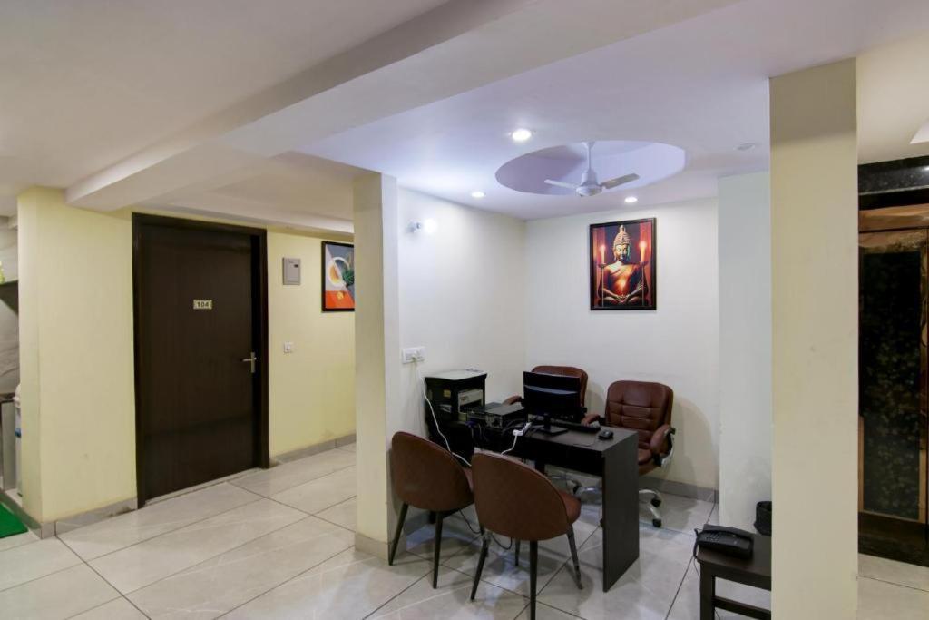 De Hocks Deluxe - Railway Station Hotel 4*