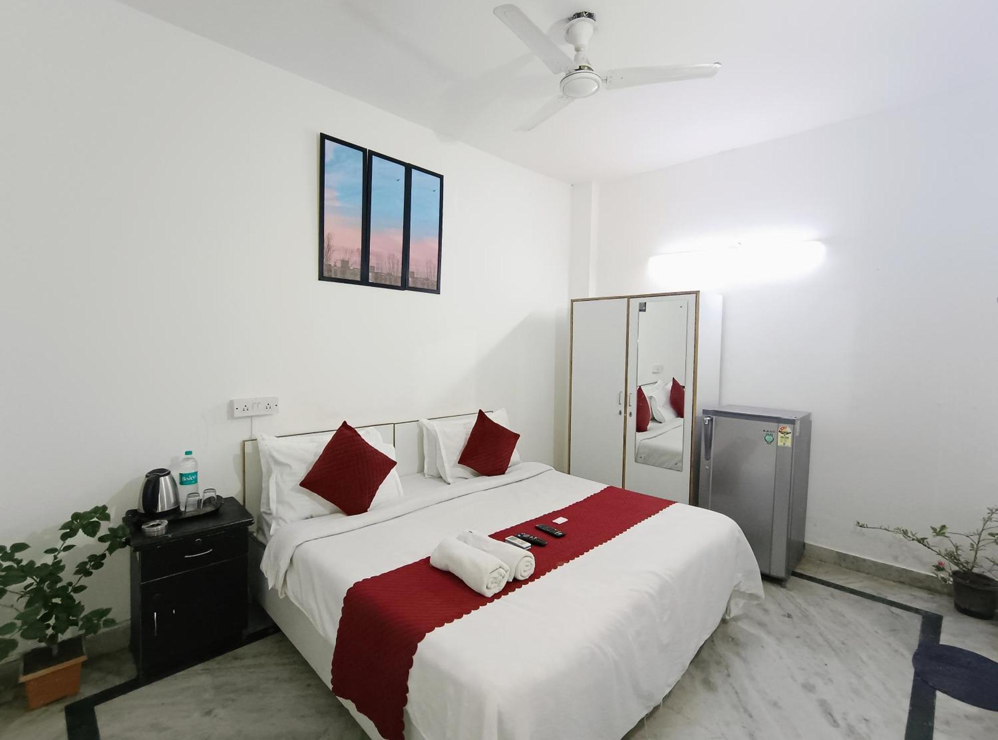 Hauz Khas View Hotel 3*