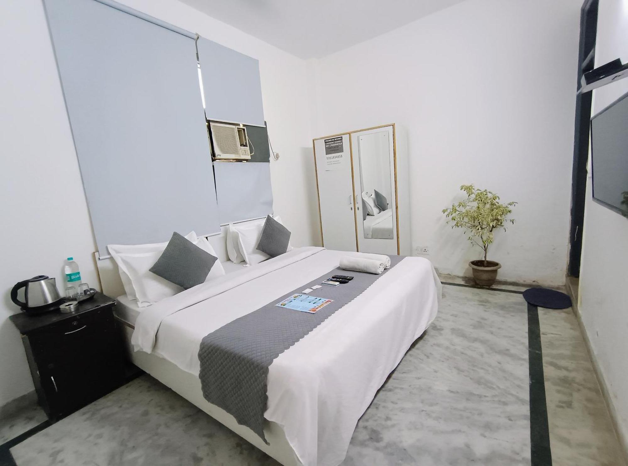Hauz Khas View Hotel New Delhi