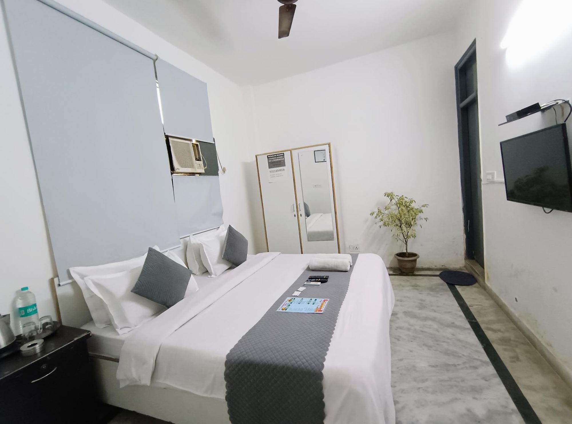 Hauz Khas View Hotel New Delhi