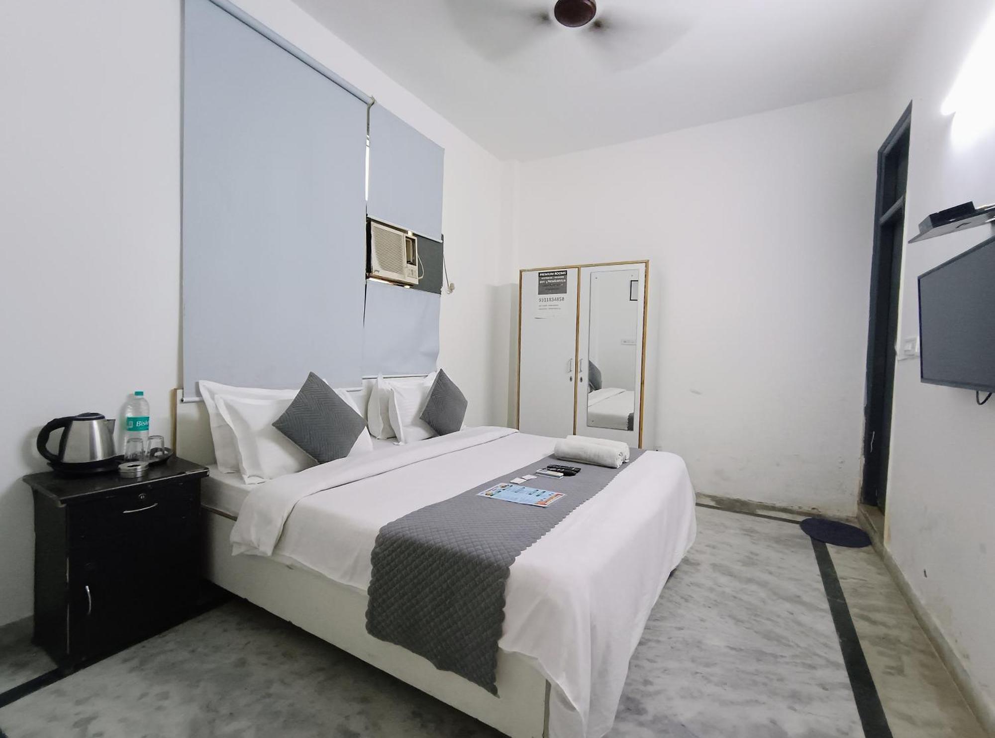 Hauz Khas View 3* New Delhi