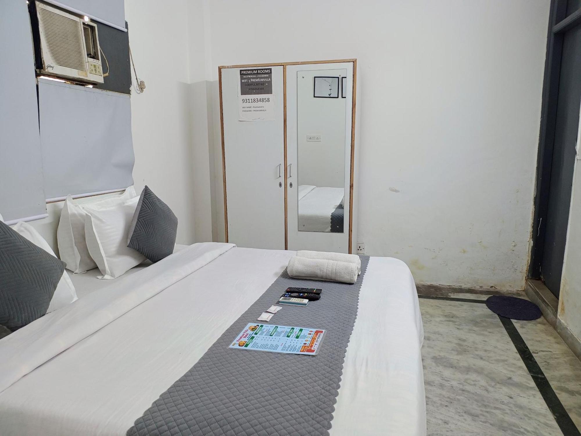 Hauz Khas View Hotel 3*
