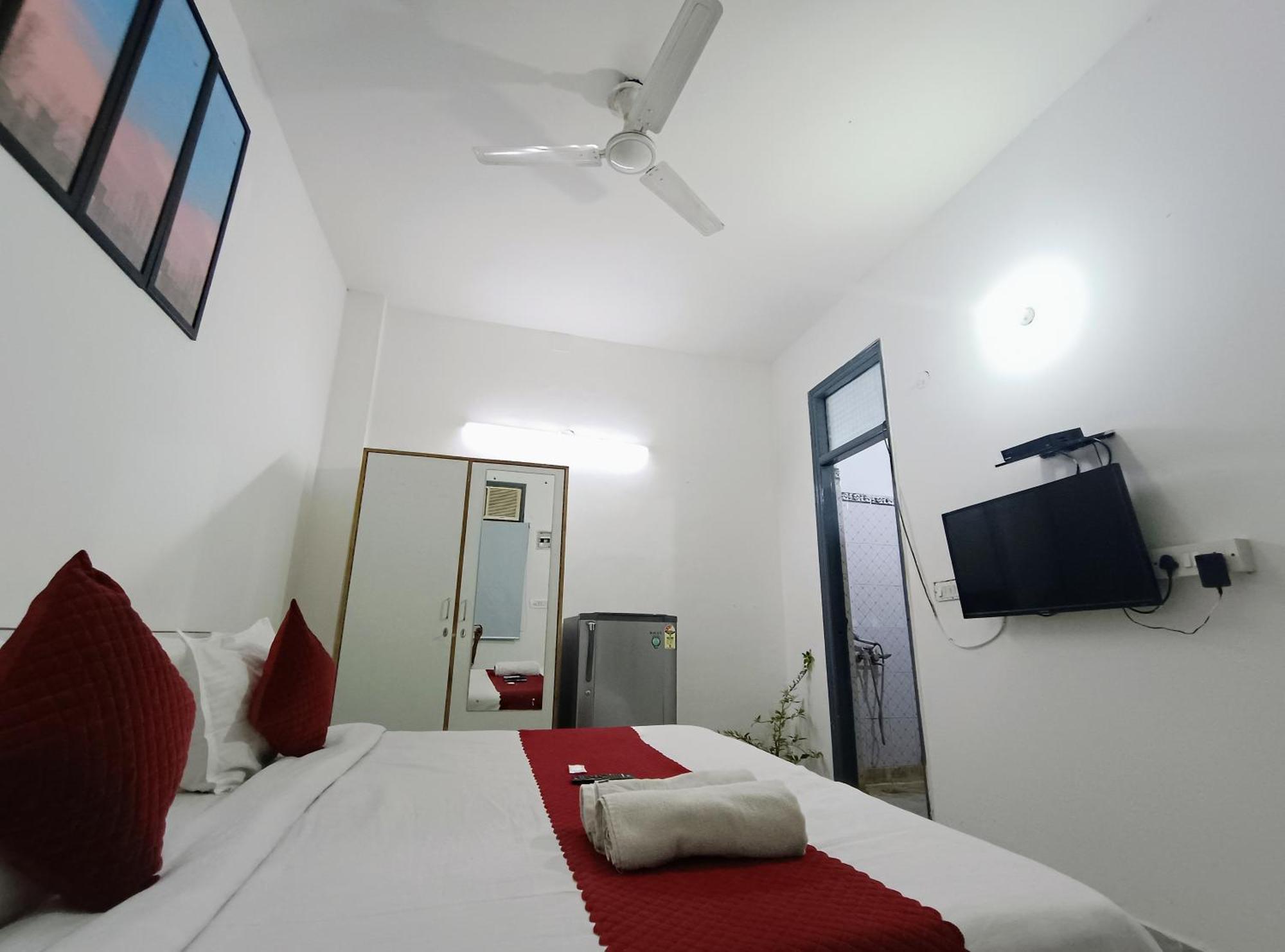 Hauz Khas View Hotel 3*