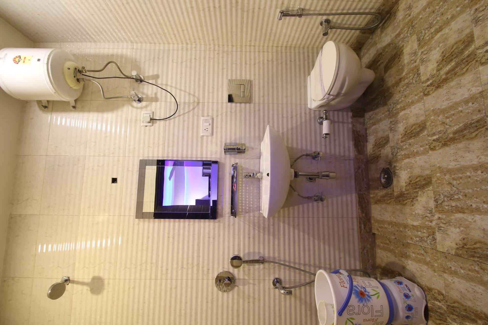 Hotel Hill Palace -near Karol Bagh Metro Station 3*