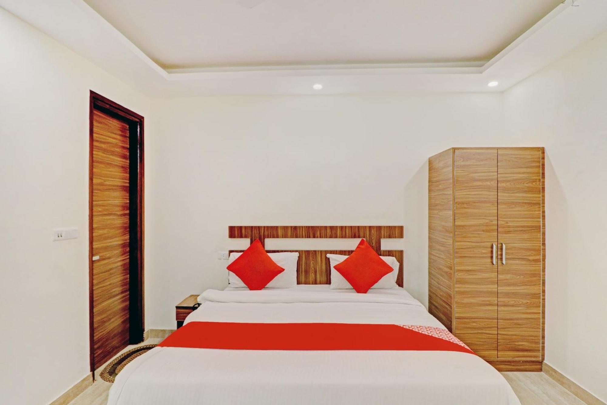 Oyo Flagship 80946 Galaxy Palace Hotel Delhi (National Capital Territory of India)