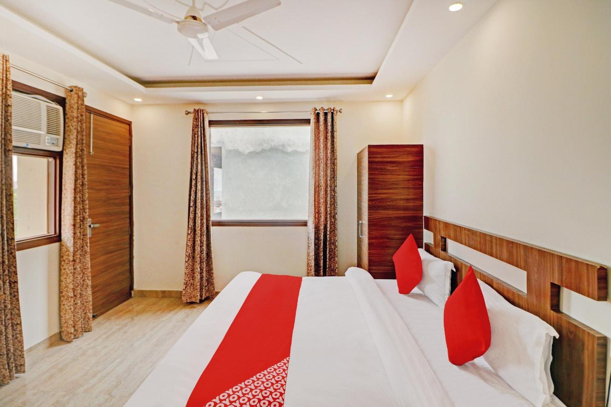 Oyo Flagship 80946 Galaxy Palace Delhi (National Capital Territory of India)