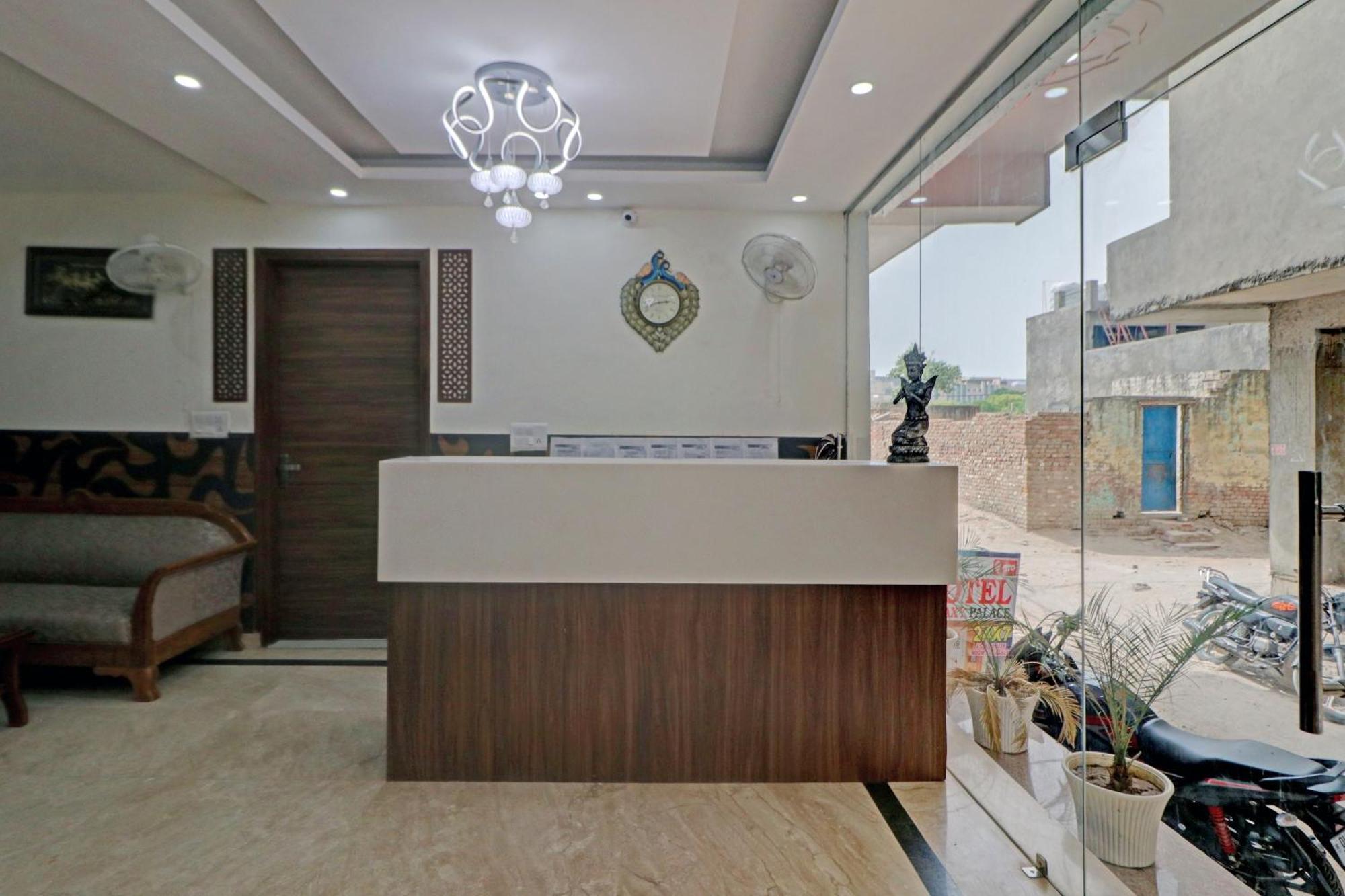 Oyo Flagship 80946 Galaxy Palace Hotel 3*