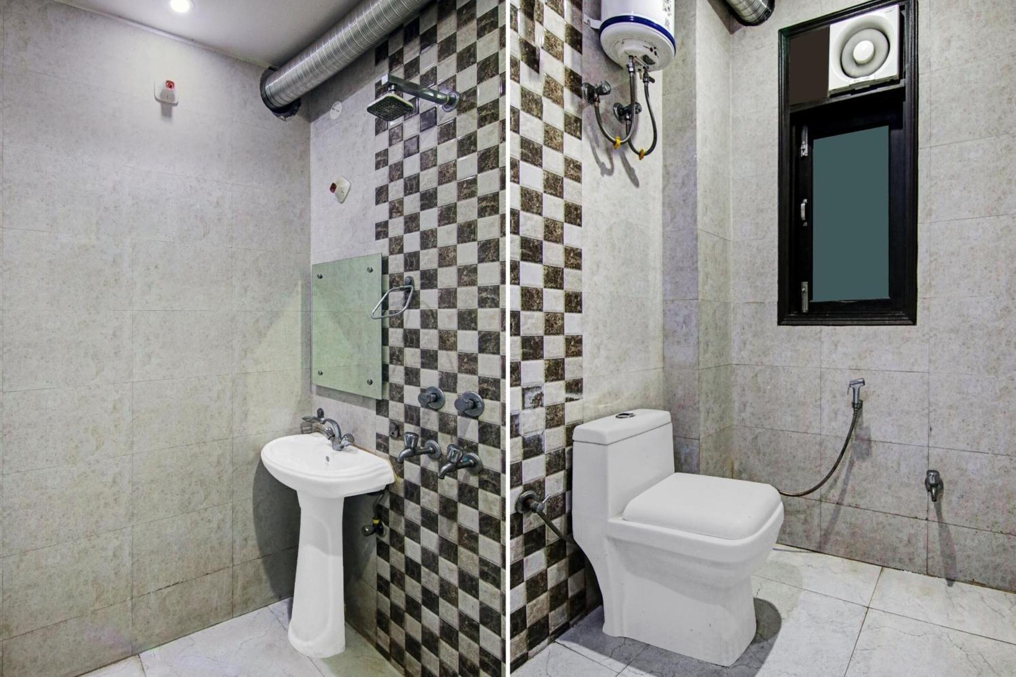 Hotel O Star Light Near Lotus Temple New Delhi