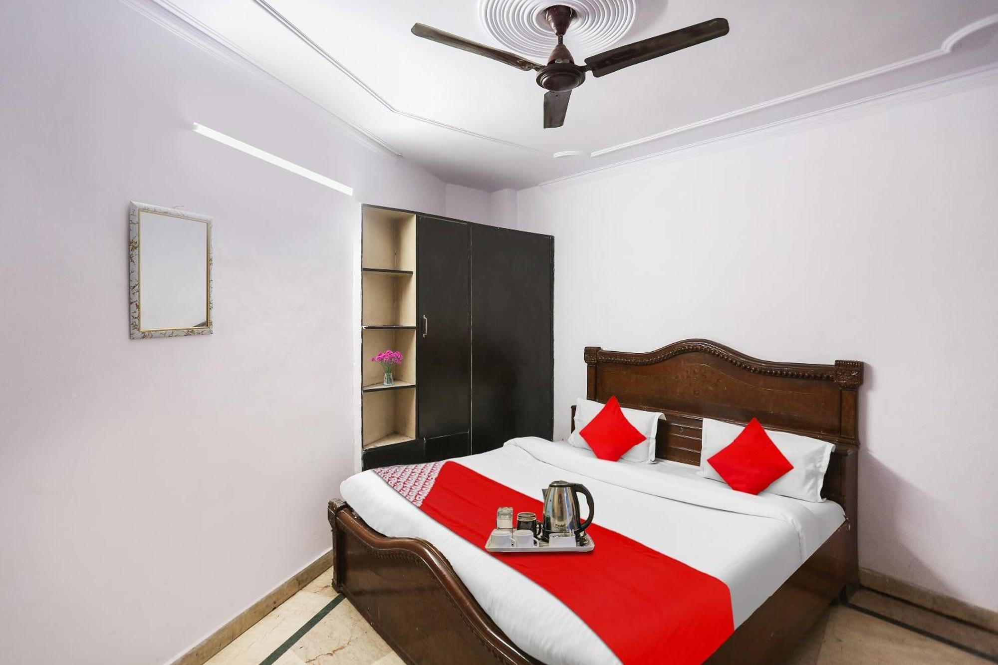 Hotel O Maxx Residency Near Dlf Avenue Saket
